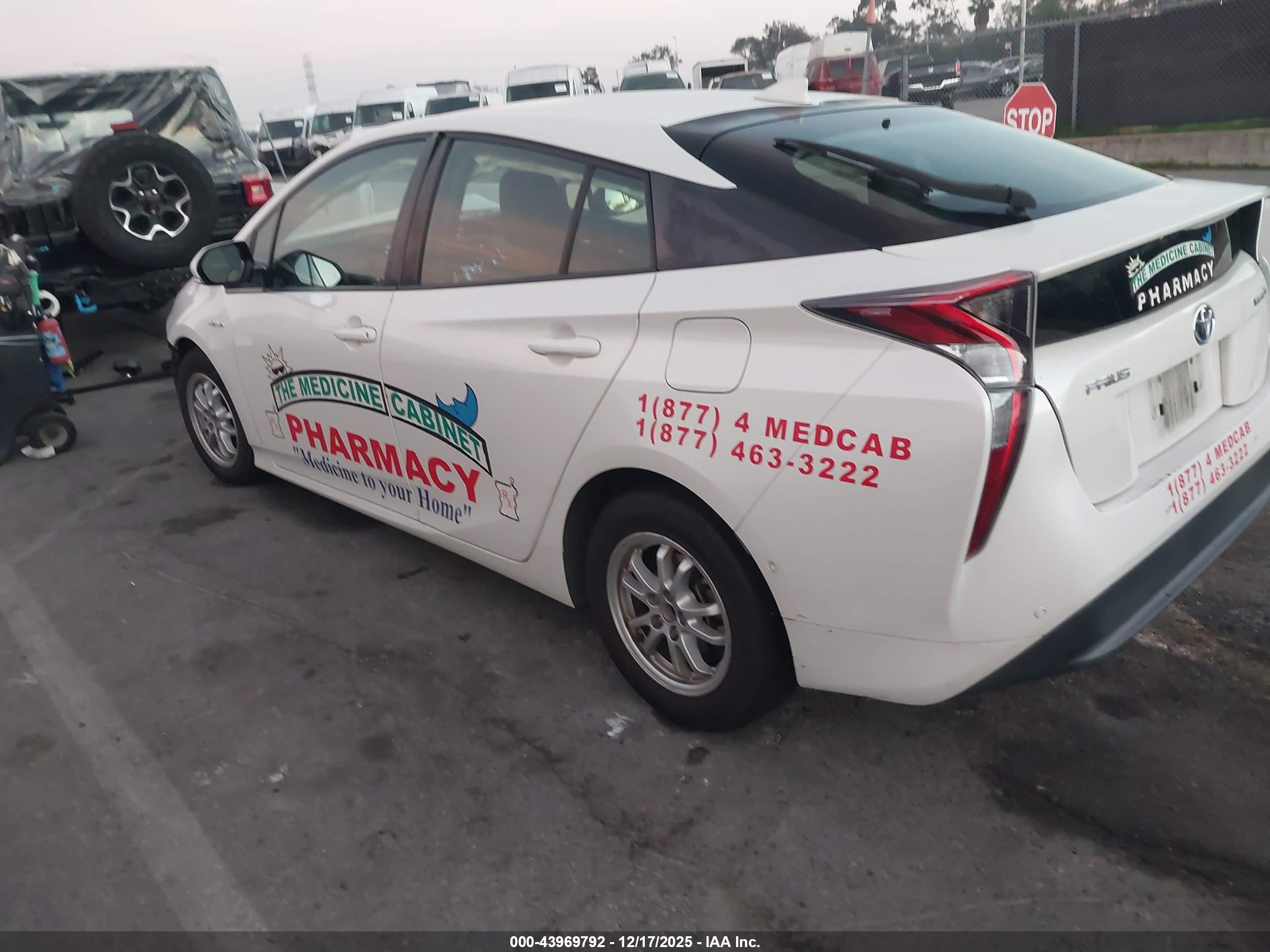 TOYOTA PRIUS image 3