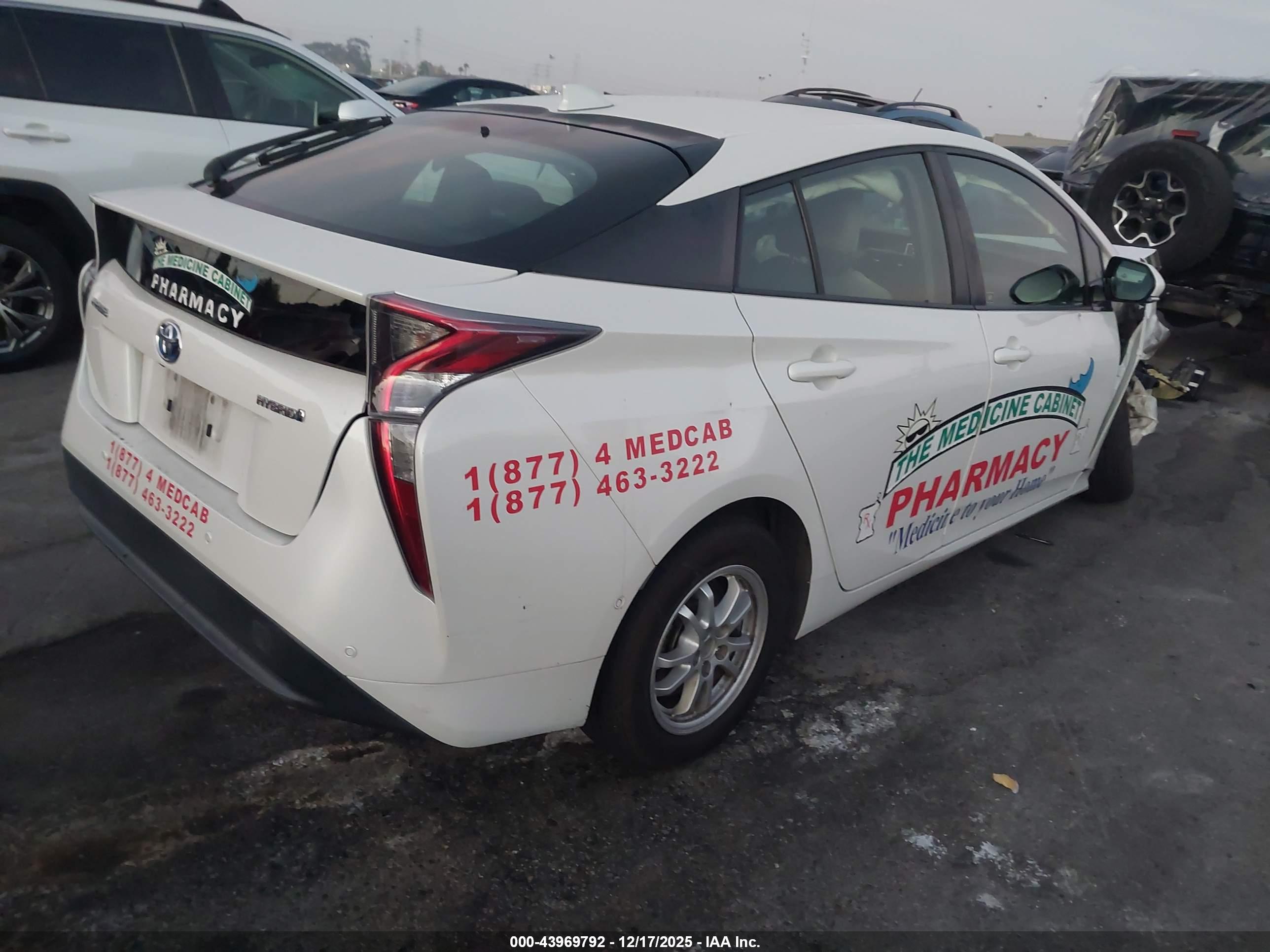 TOYOTA PRIUS image 4