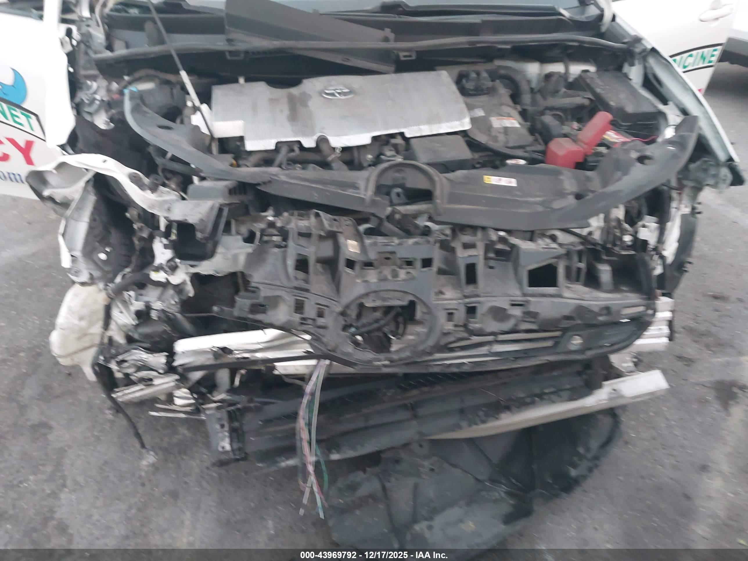 TOYOTA PRIUS image 6