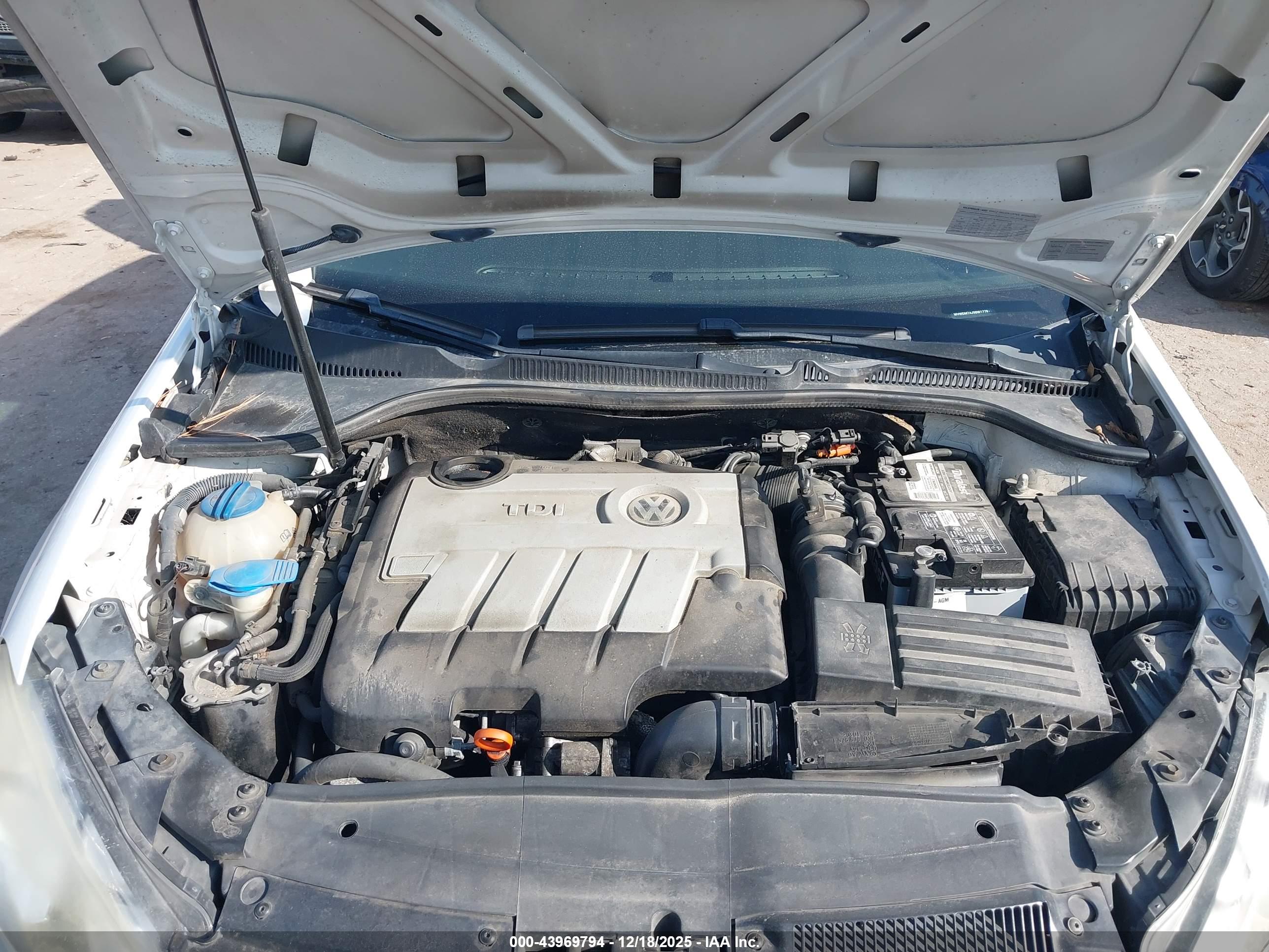 VOLKSWAGEN GOLF image 10