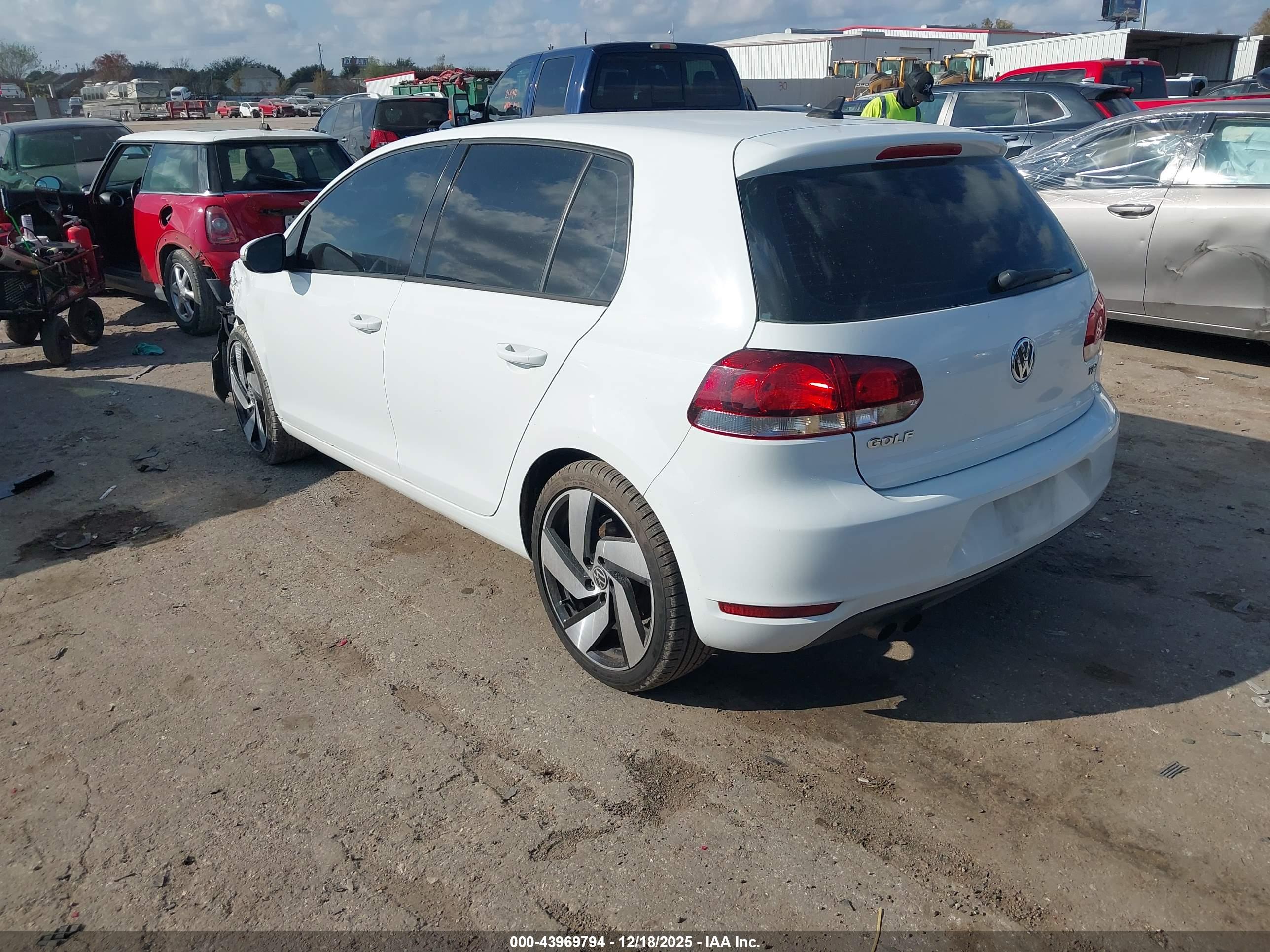 VOLKSWAGEN GOLF image 3