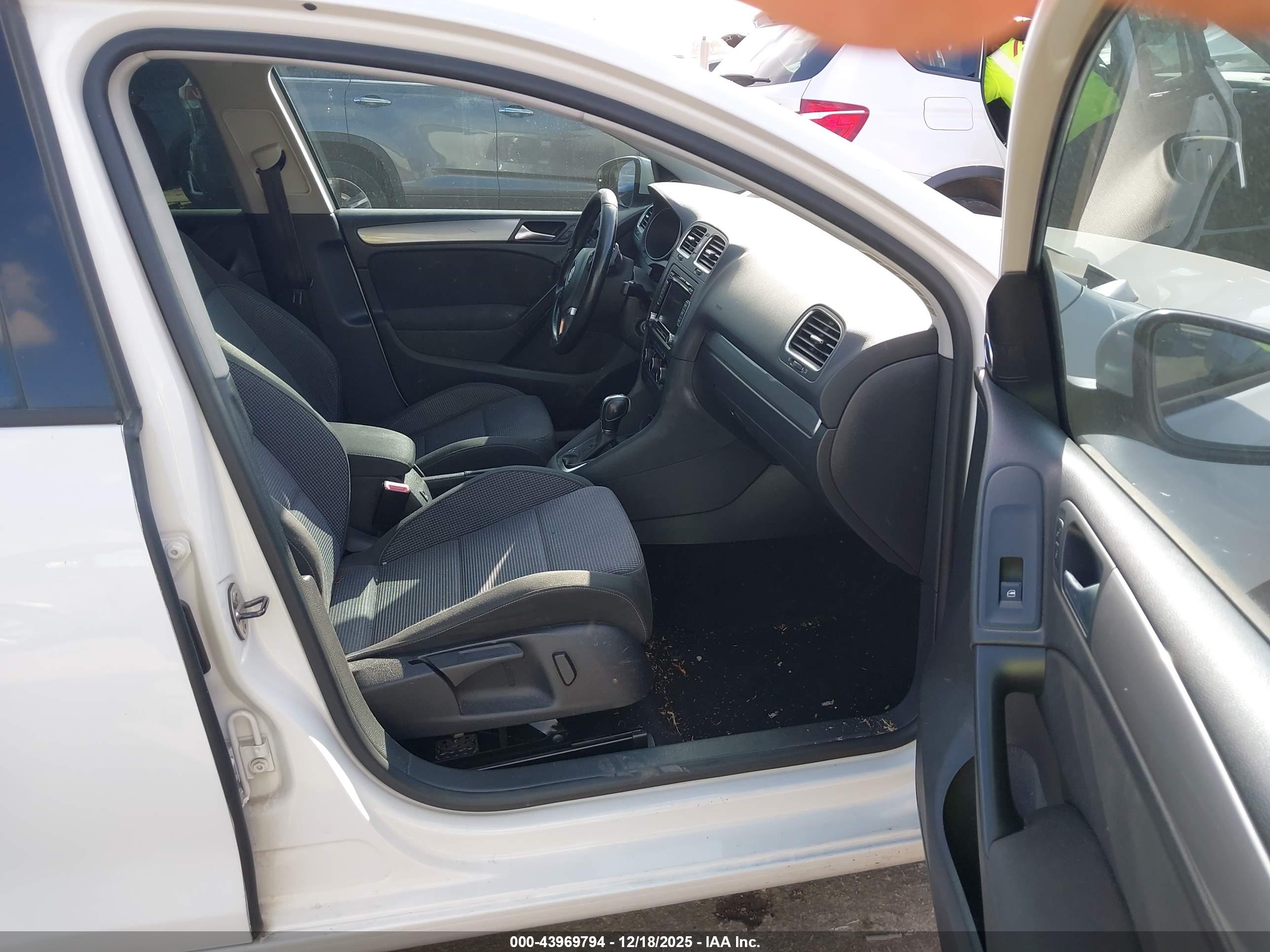VOLKSWAGEN GOLF image 5