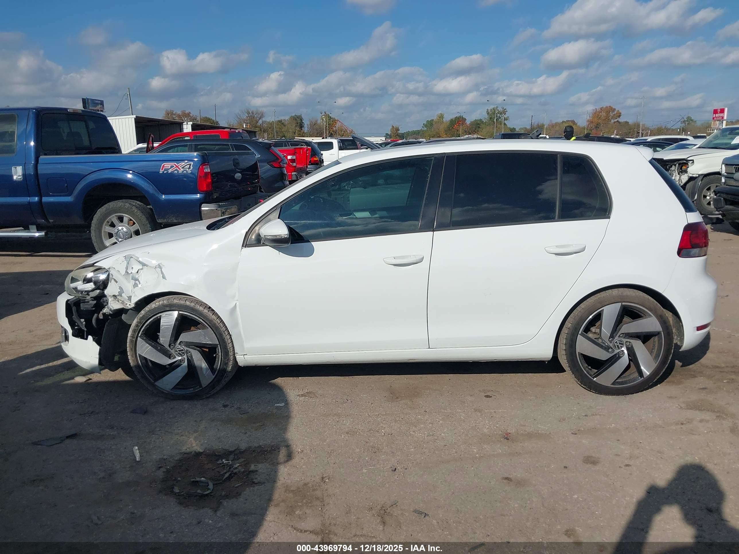 VOLKSWAGEN GOLF image 6