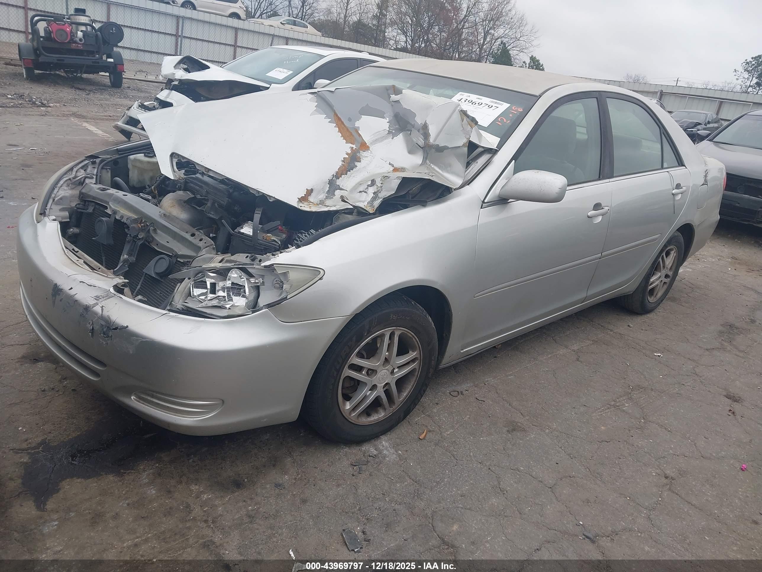 TOYOTA CAMRY image 2
