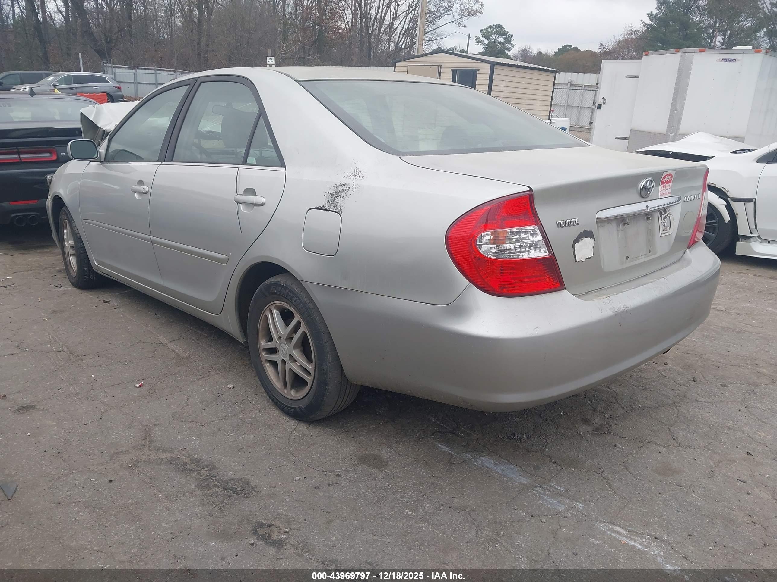 TOYOTA CAMRY image 3