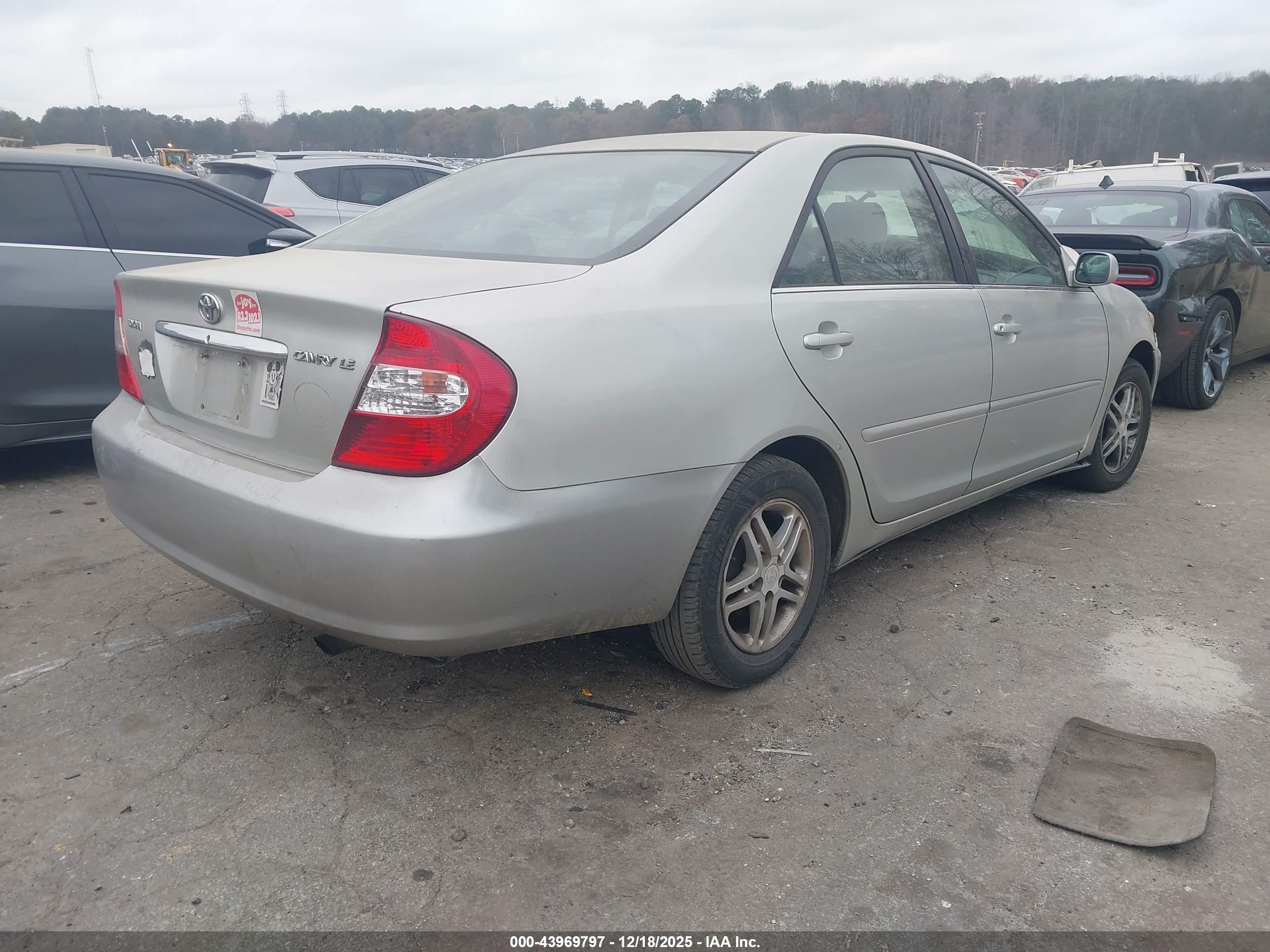 TOYOTA CAMRY image 4