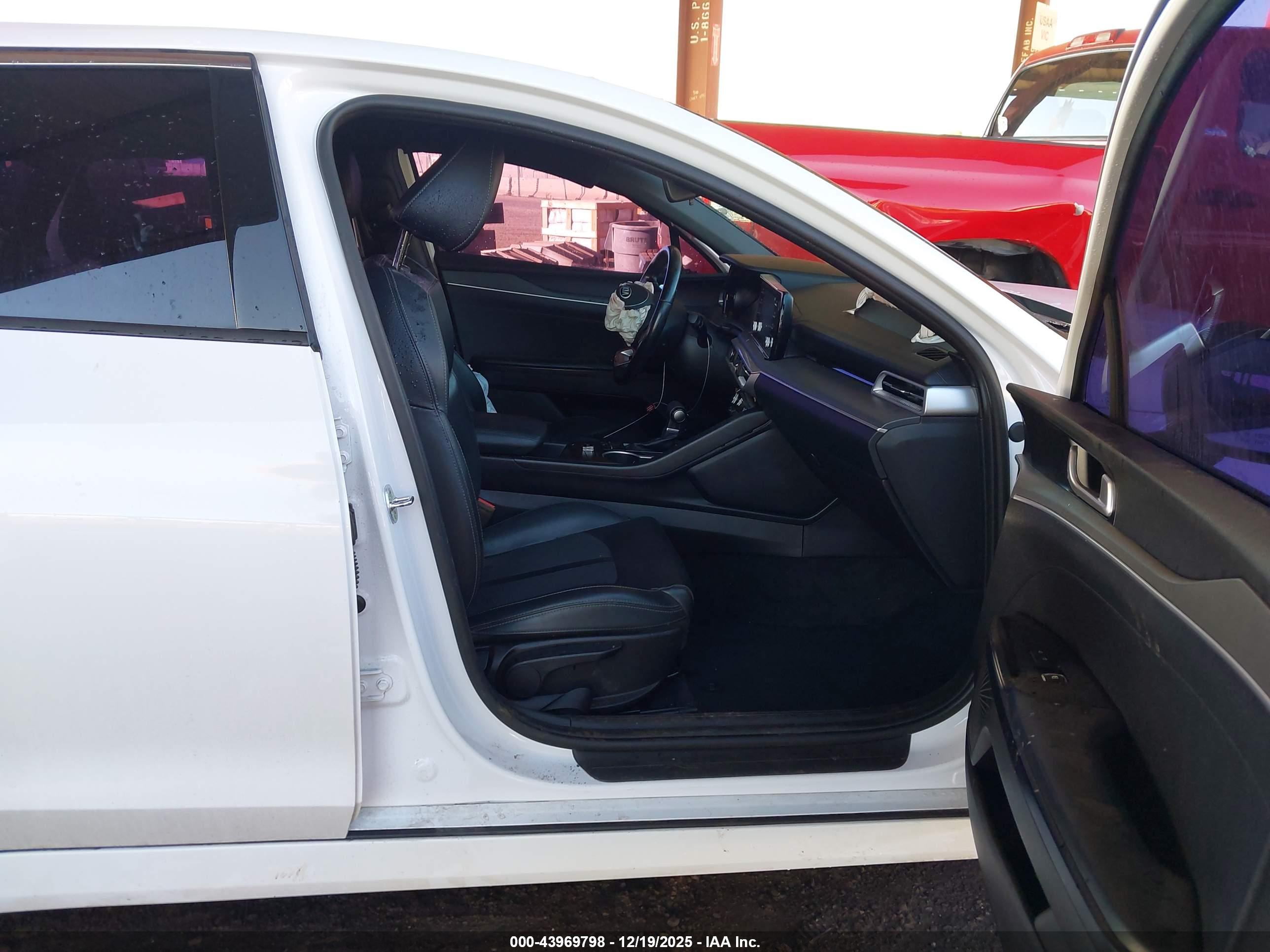 KIA K5 image 5