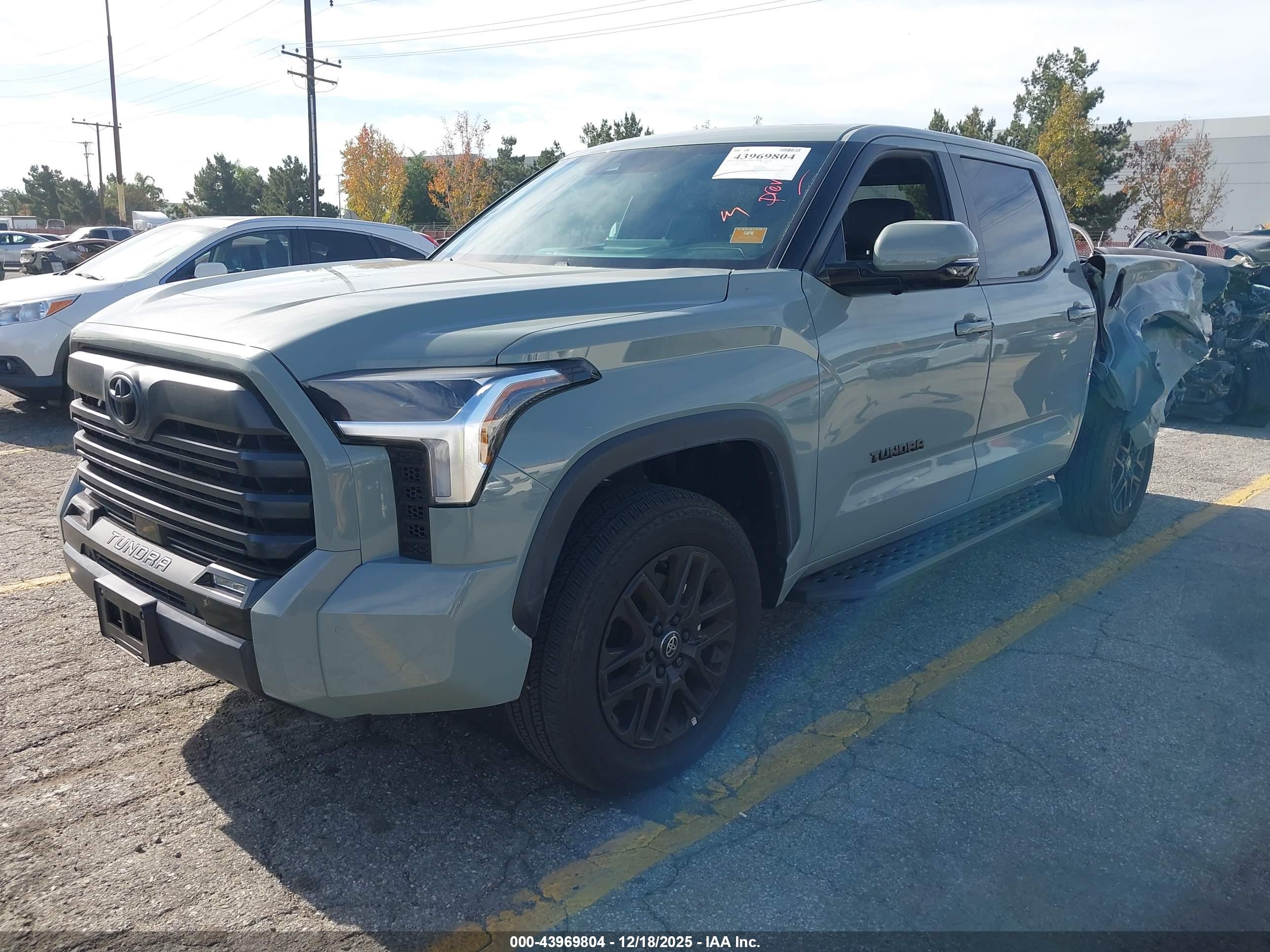 TOYOTA TUNDRA image 2