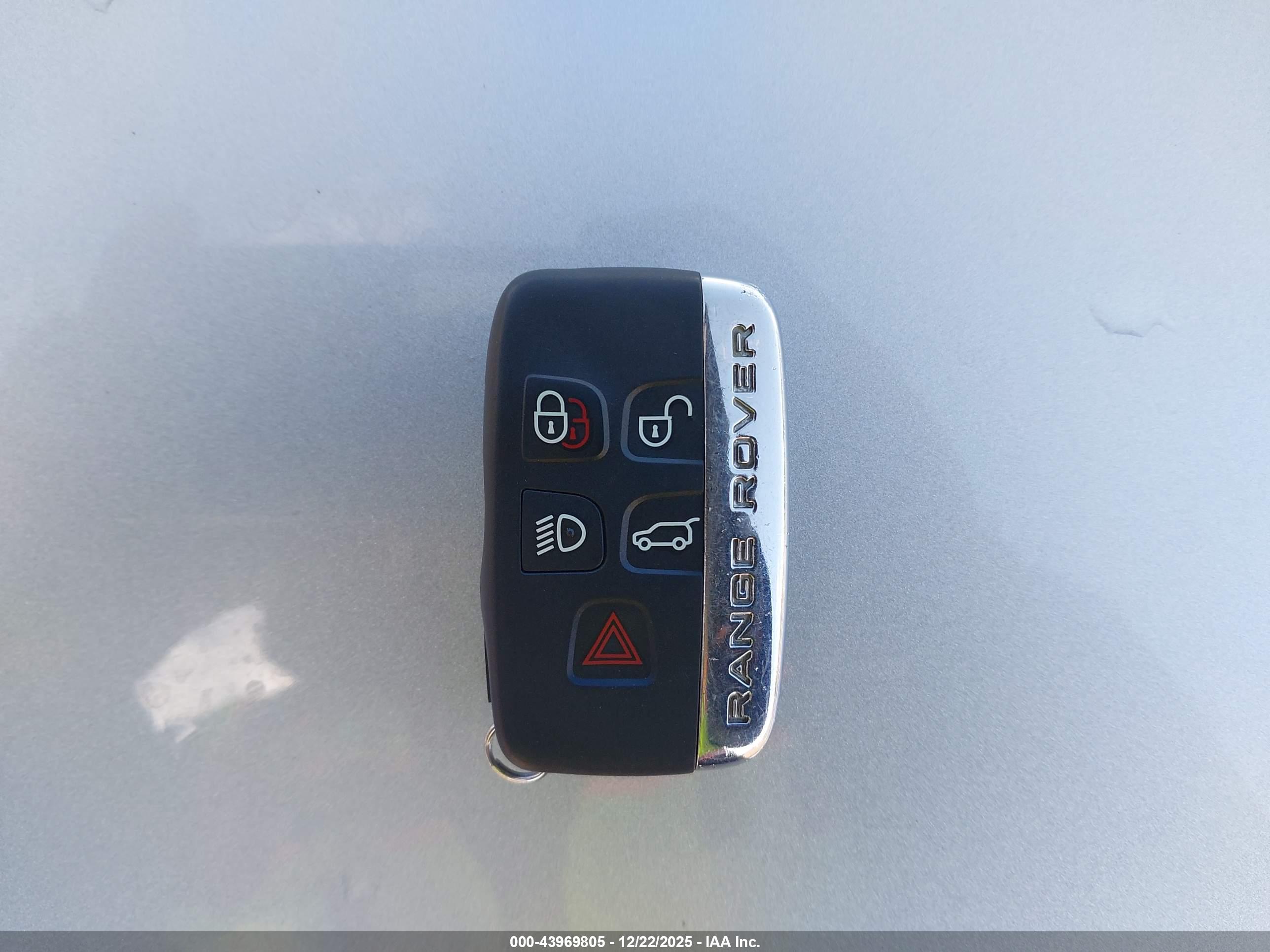 LAND ROVER image 11