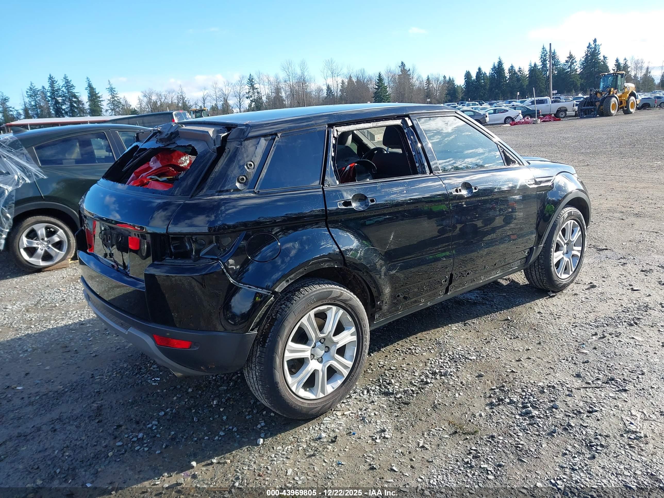 LAND ROVER image 4