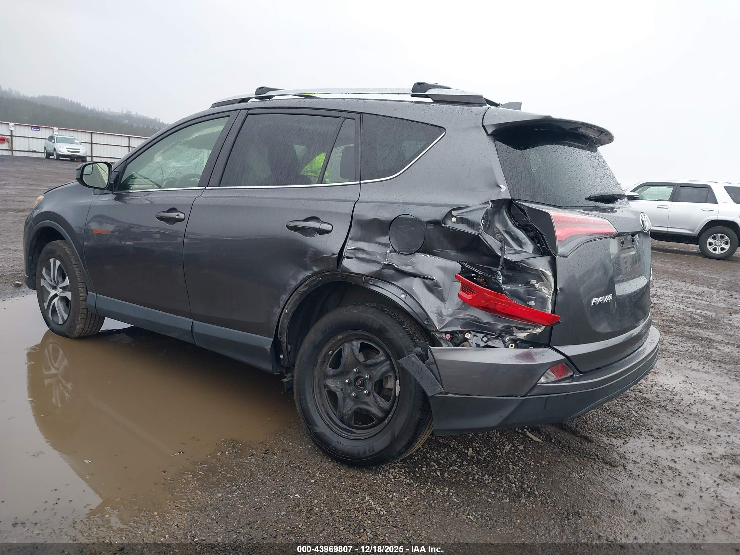 TOYOTA RAV4 image 3