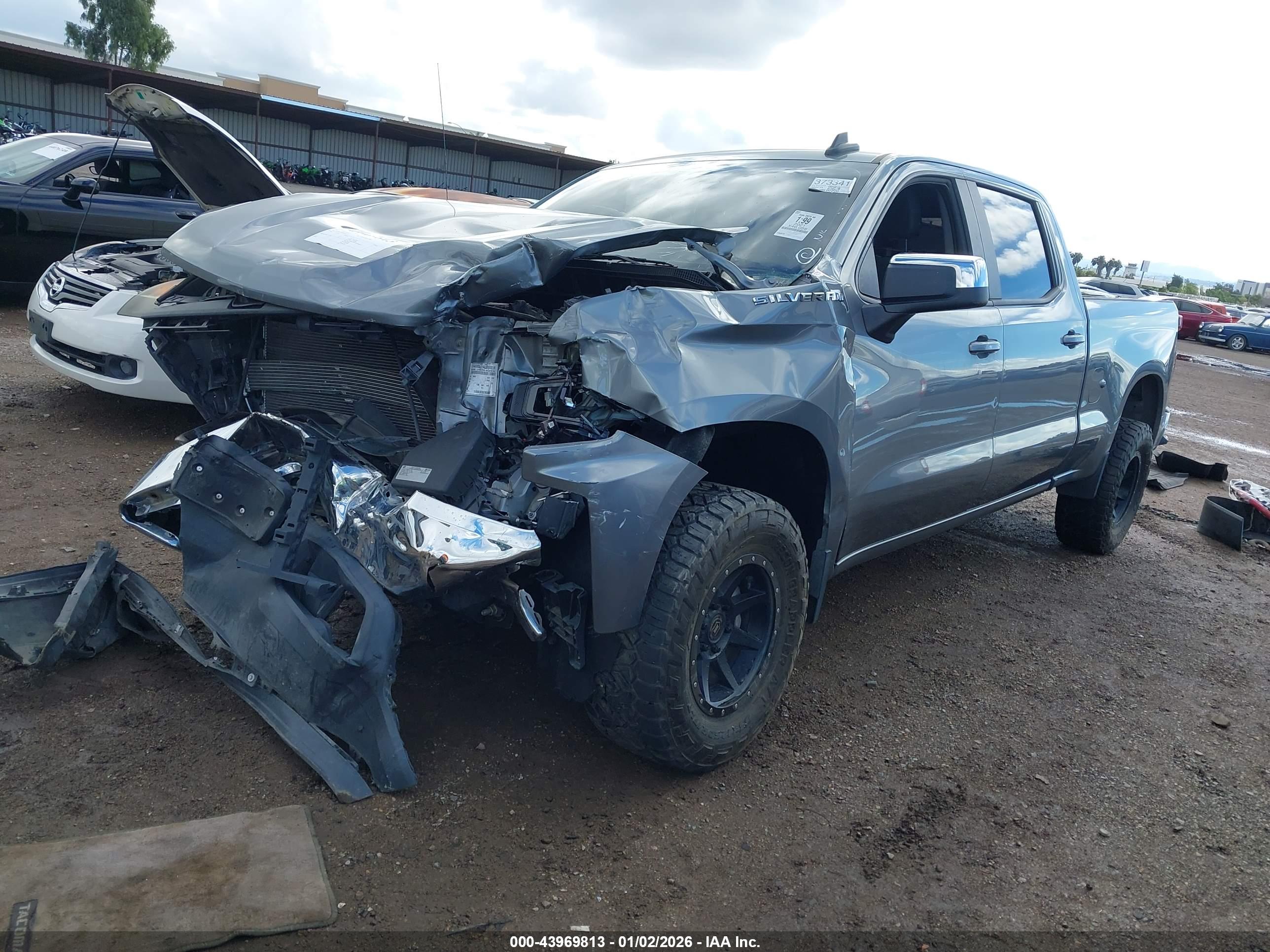CHEVROLET SILVERADO image 2
