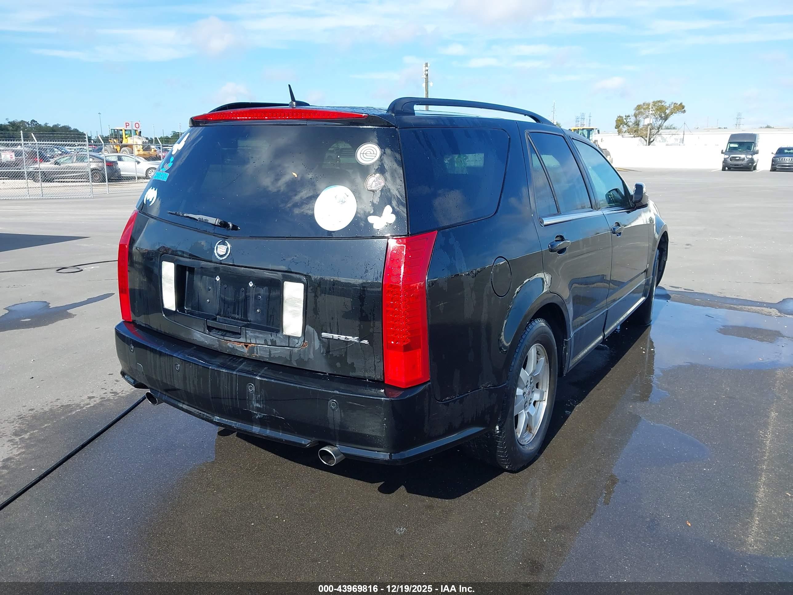 CADILLAC SRX image 4