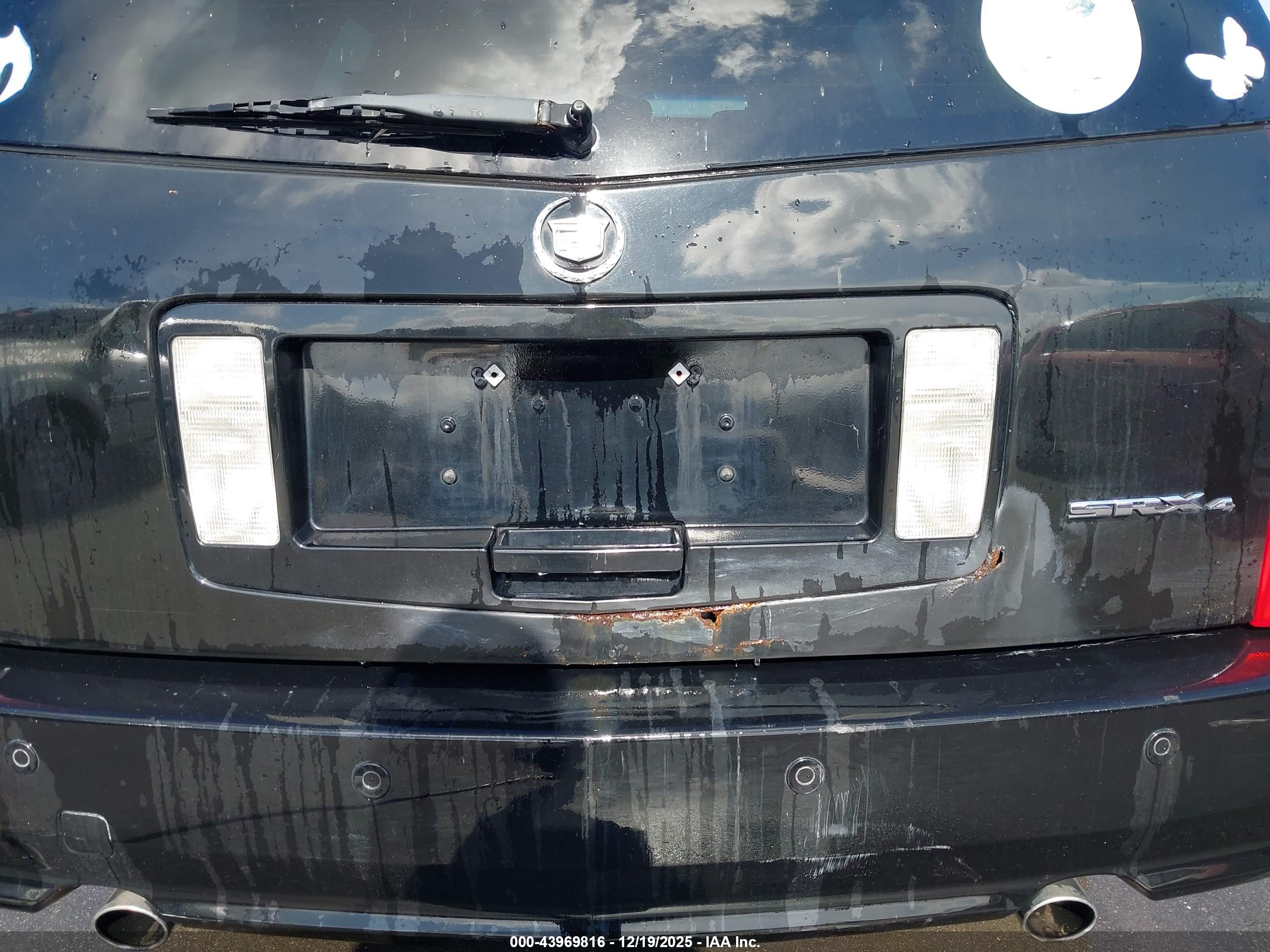 CADILLAC SRX image 6