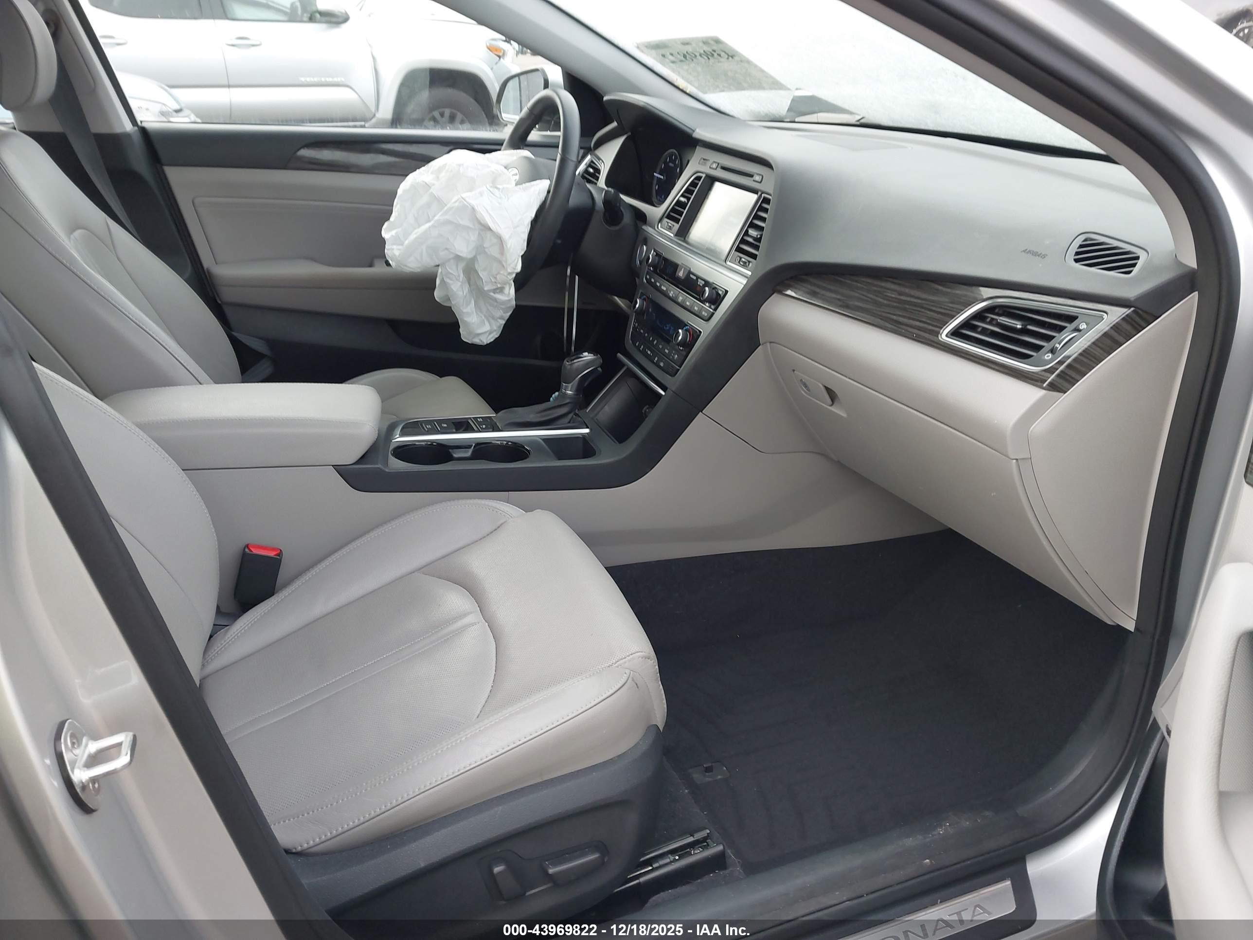 HYUNDAI SONATA image 5
