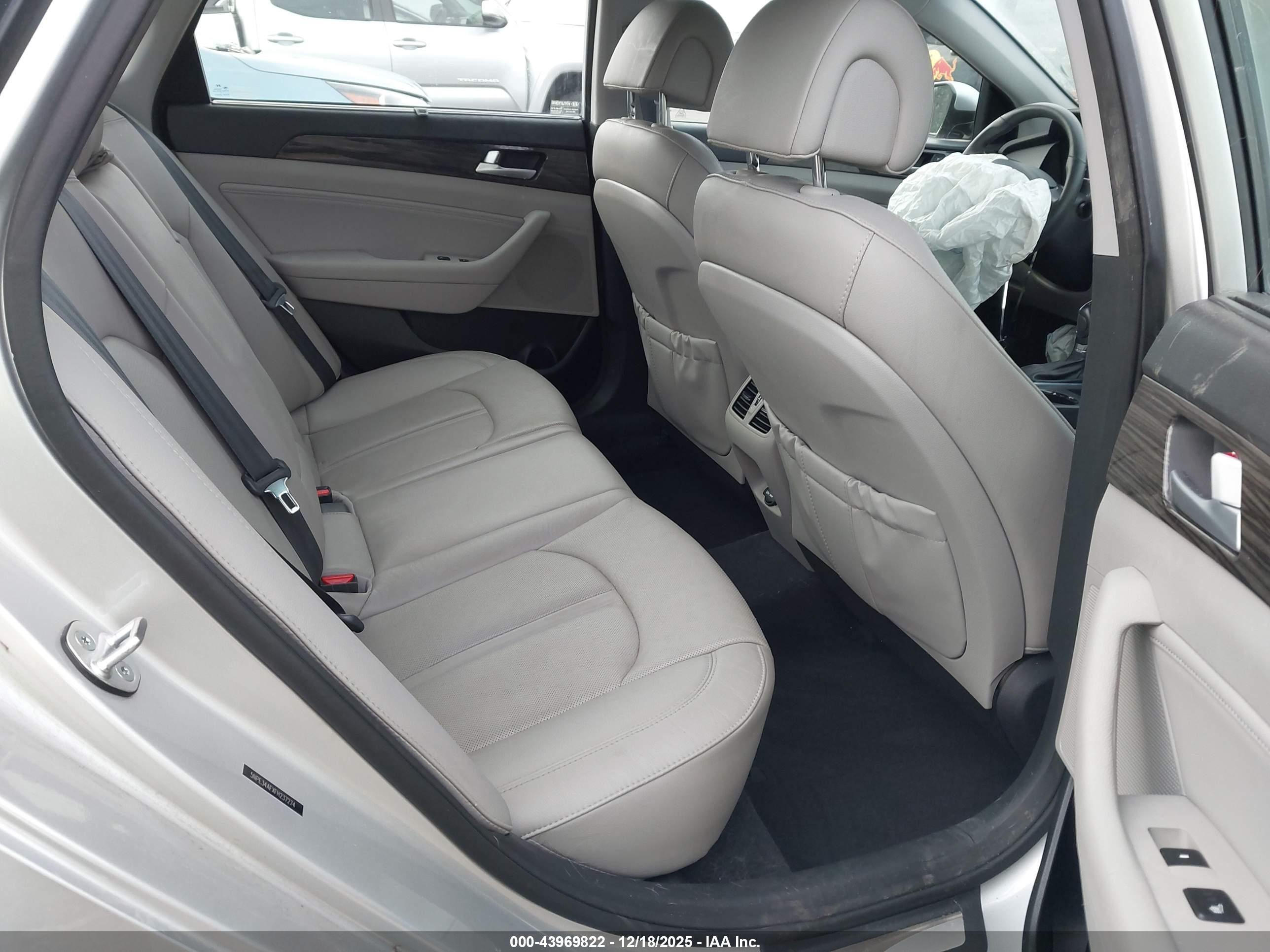 HYUNDAI SONATA image 8