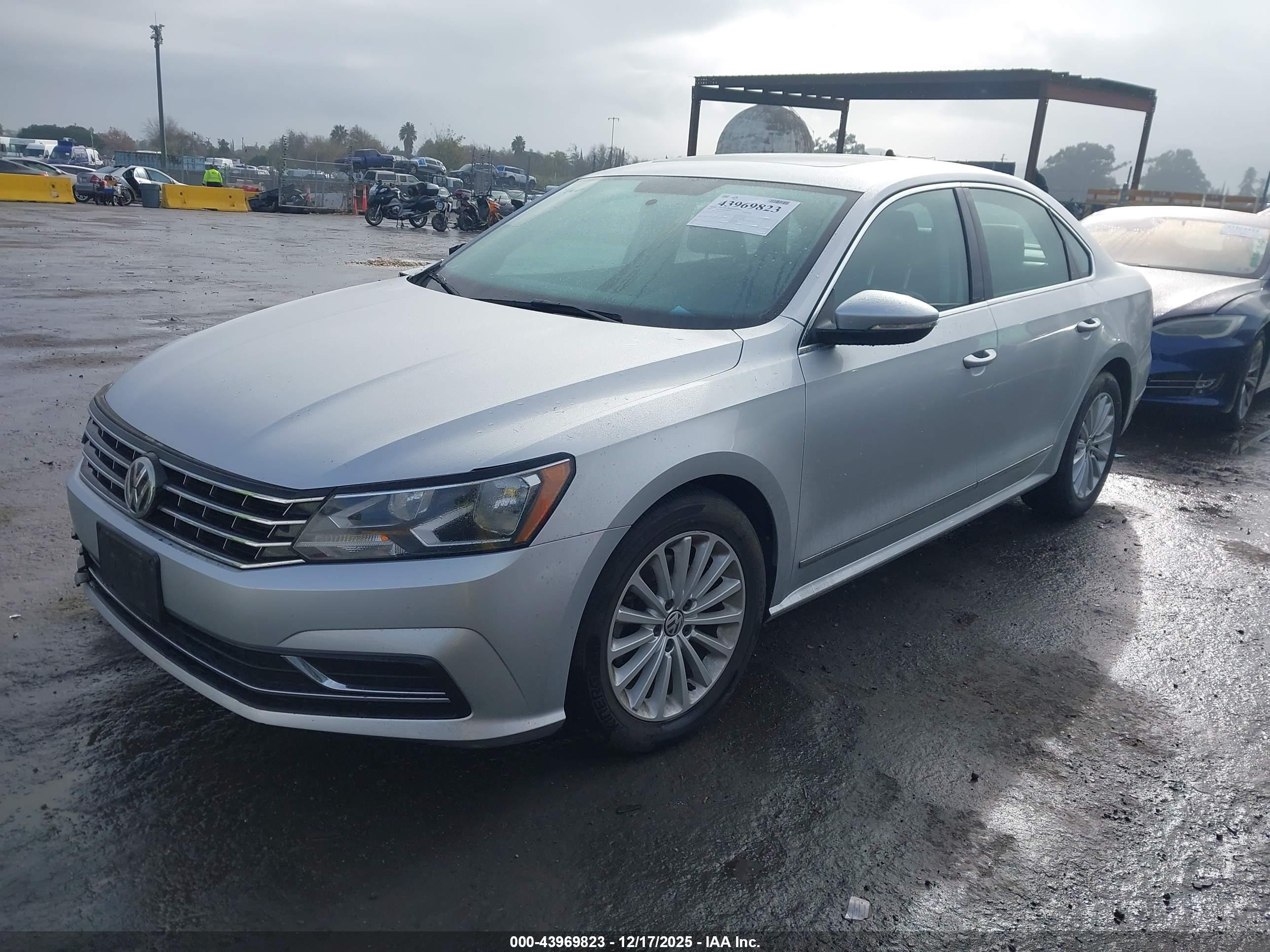 VOLKSWAGEN PASSAT image 2