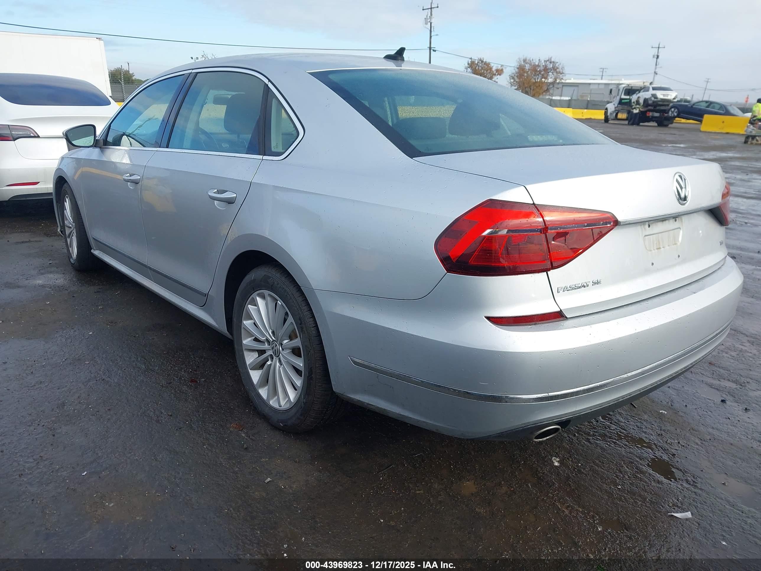 VOLKSWAGEN PASSAT image 3