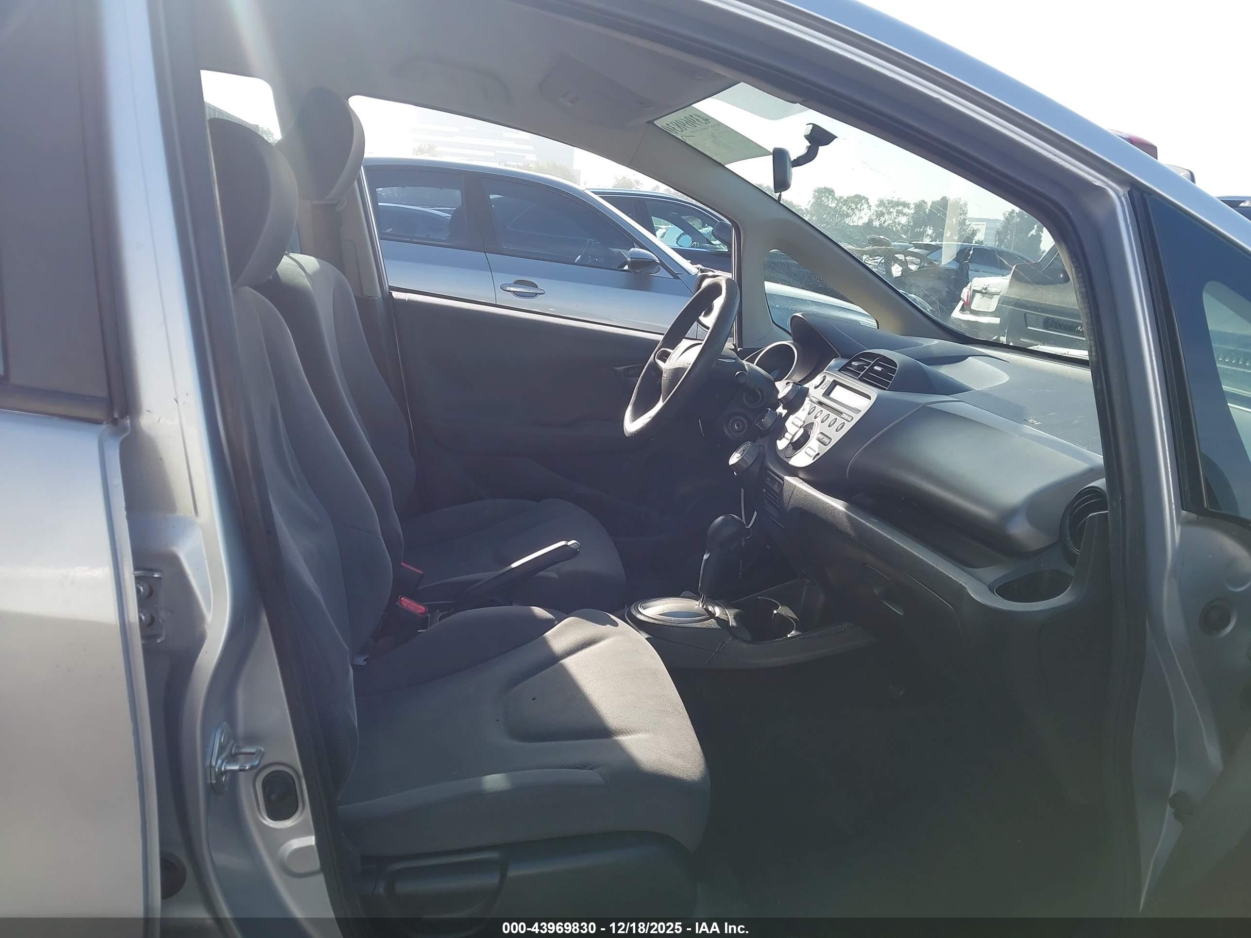 HONDA FIT image 5