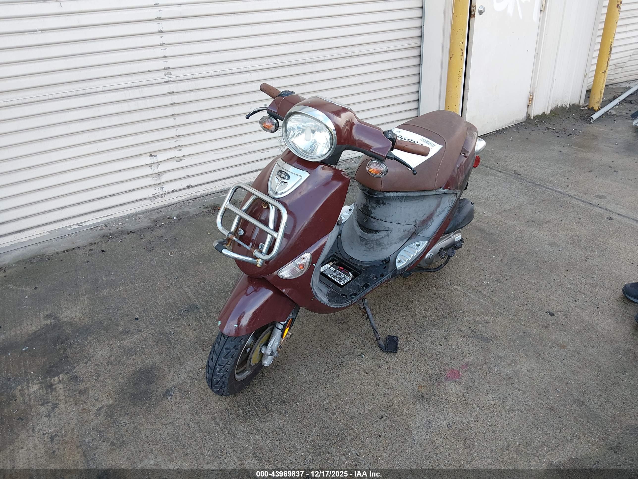 GENUINE SCOOTER image 2