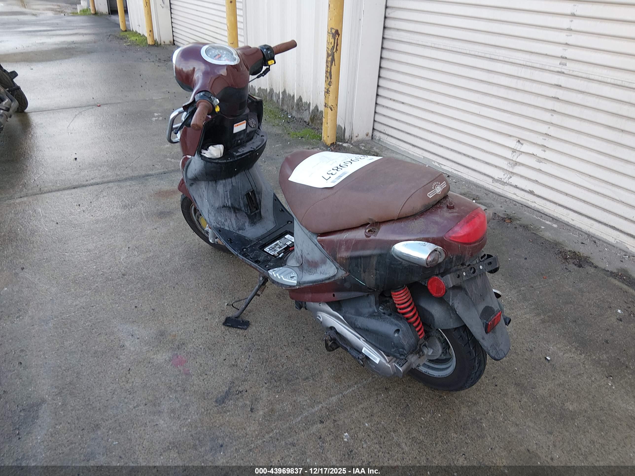 GENUINE SCOOTER image 3