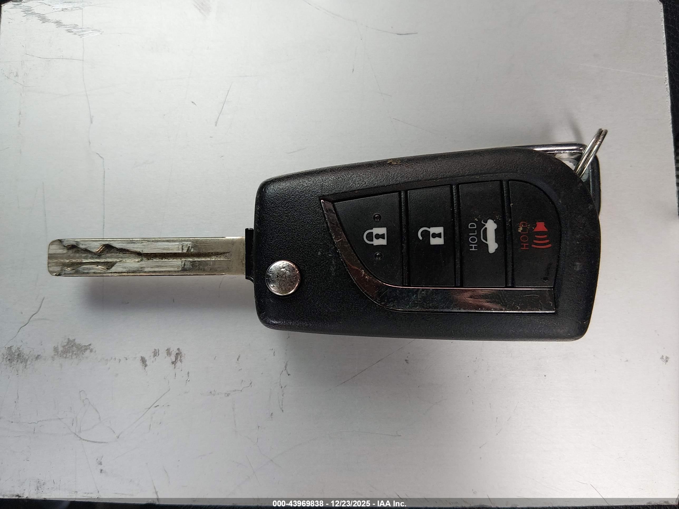 TOYOTA CAMRY image 11