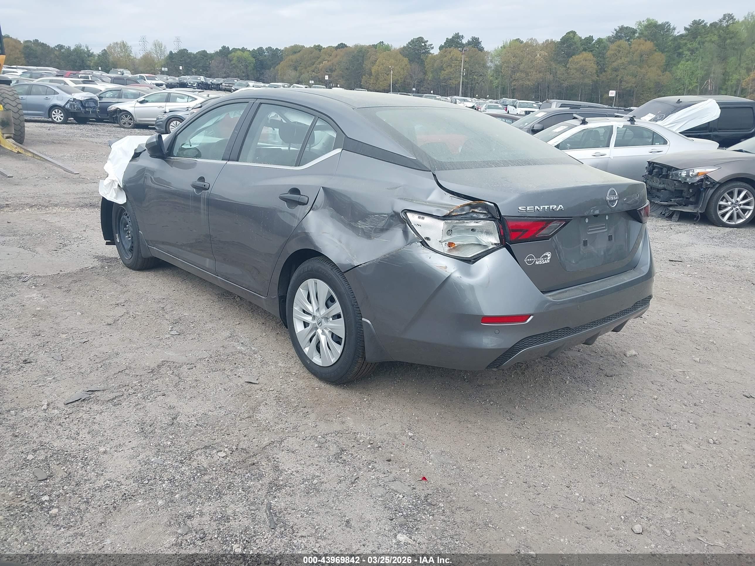 NISSAN SENTRA image 3