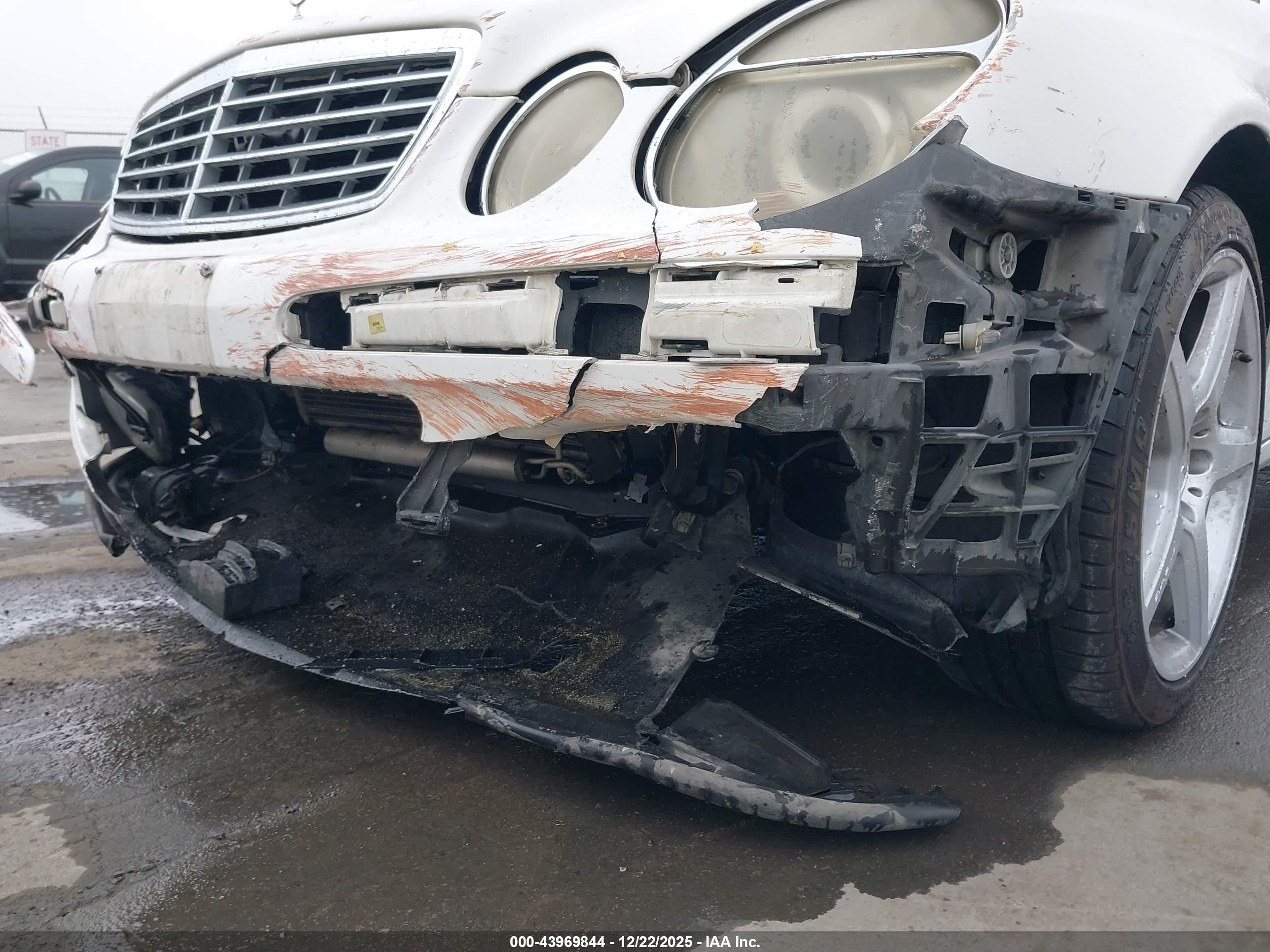 MERCEDES-BENZ E image 6