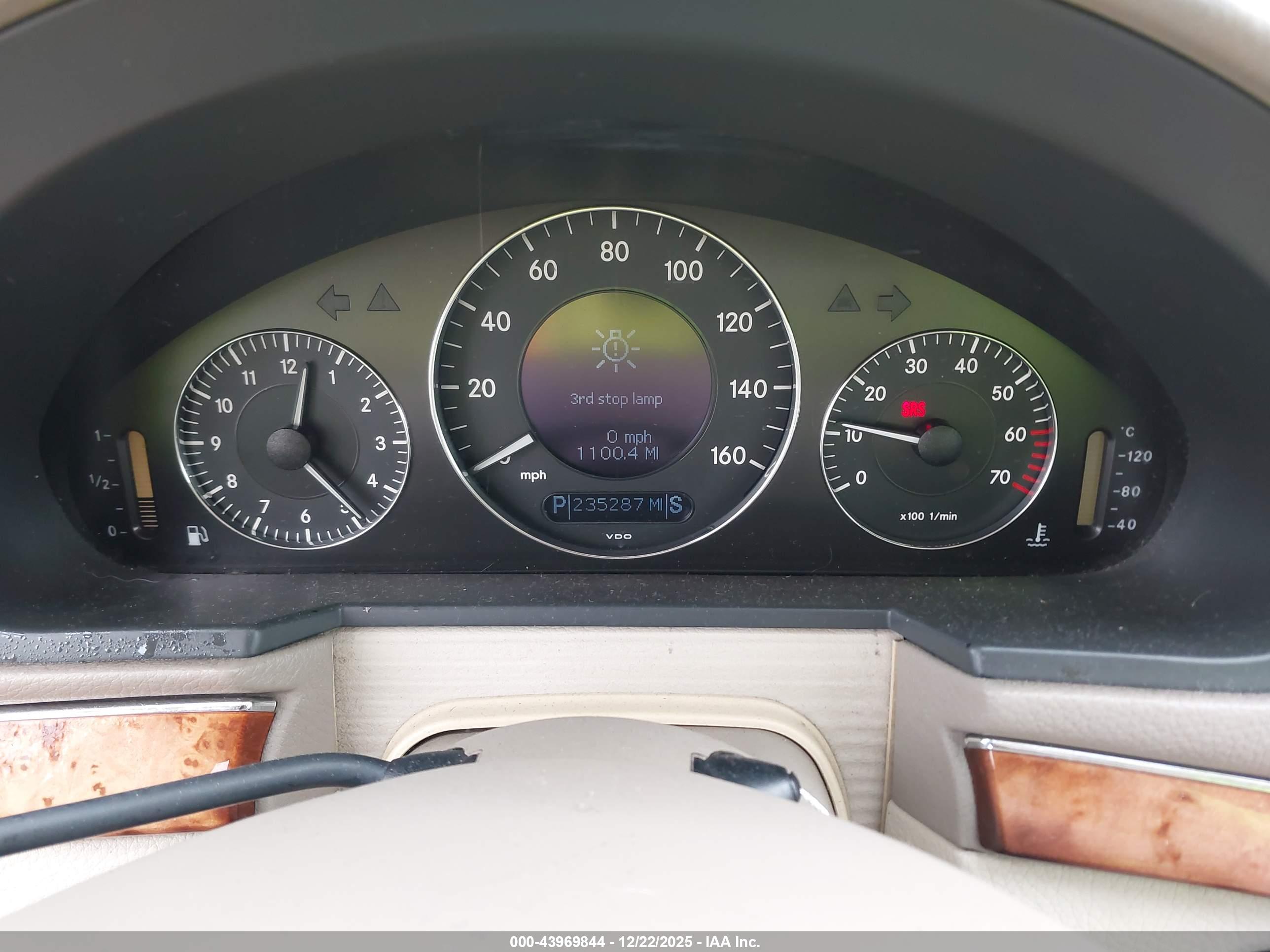 MERCEDES-BENZ E image 7