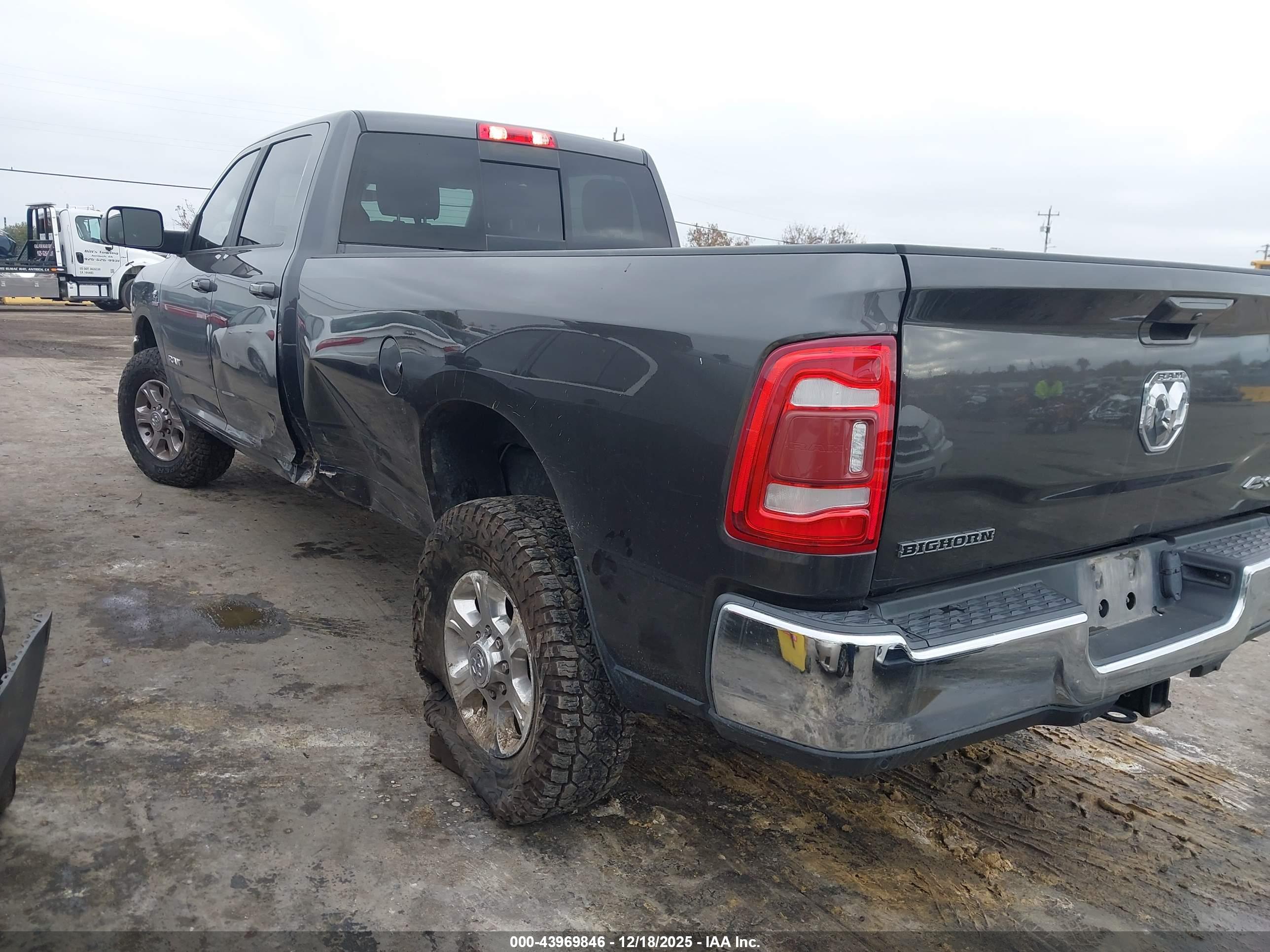 RAM 2500 image 3
