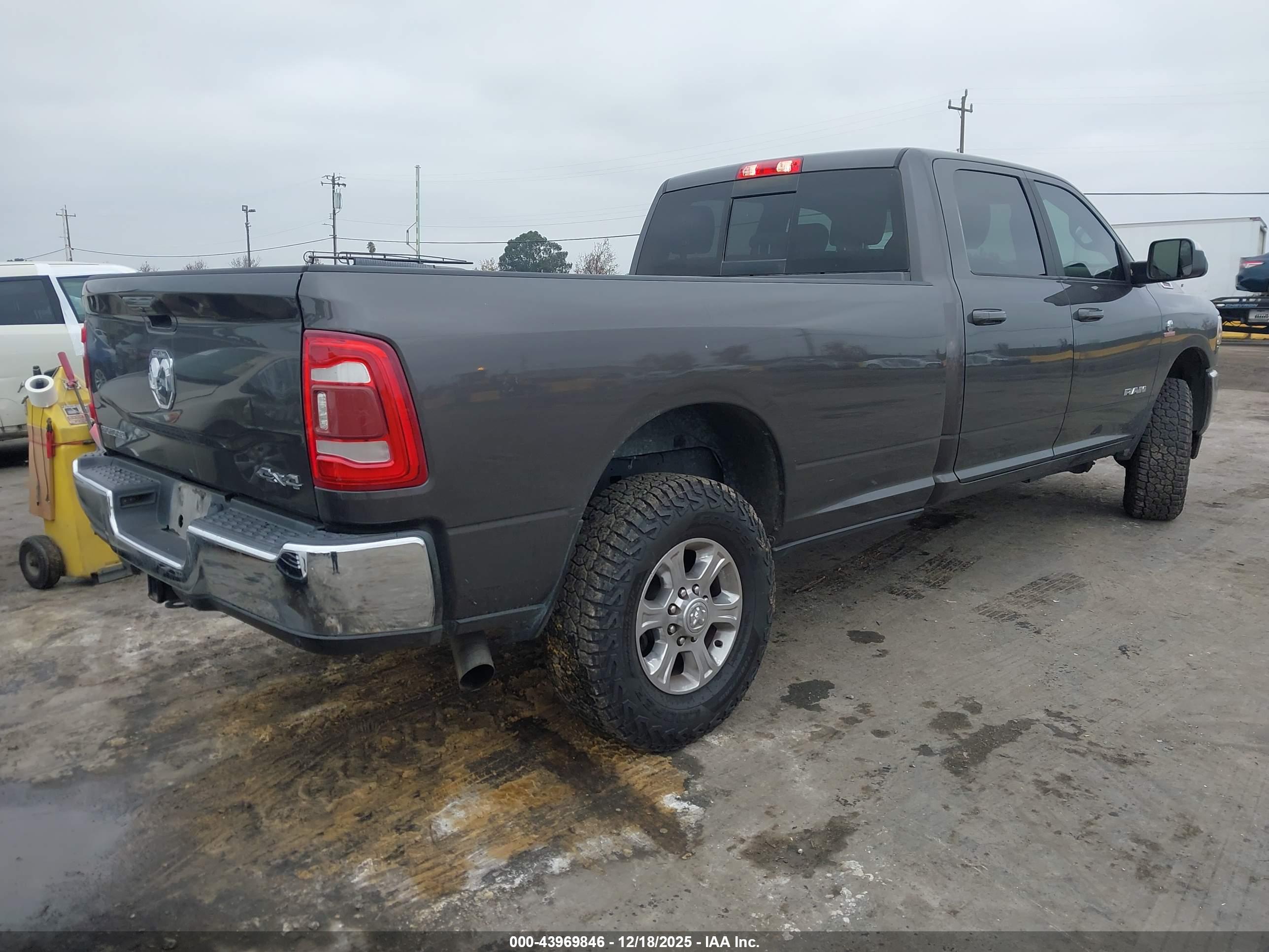 RAM 2500 image 4