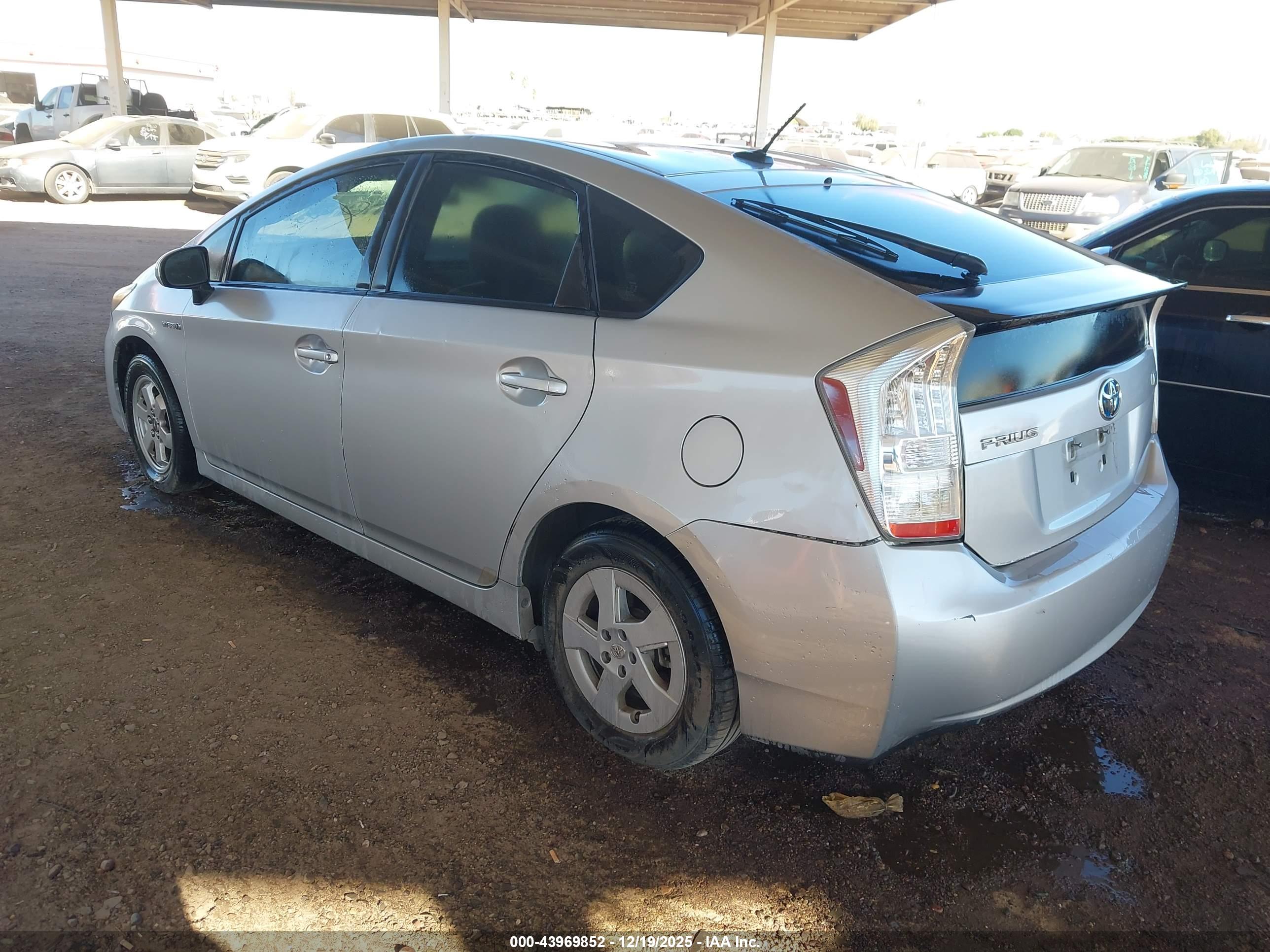 TOYOTA PRIUS image 3