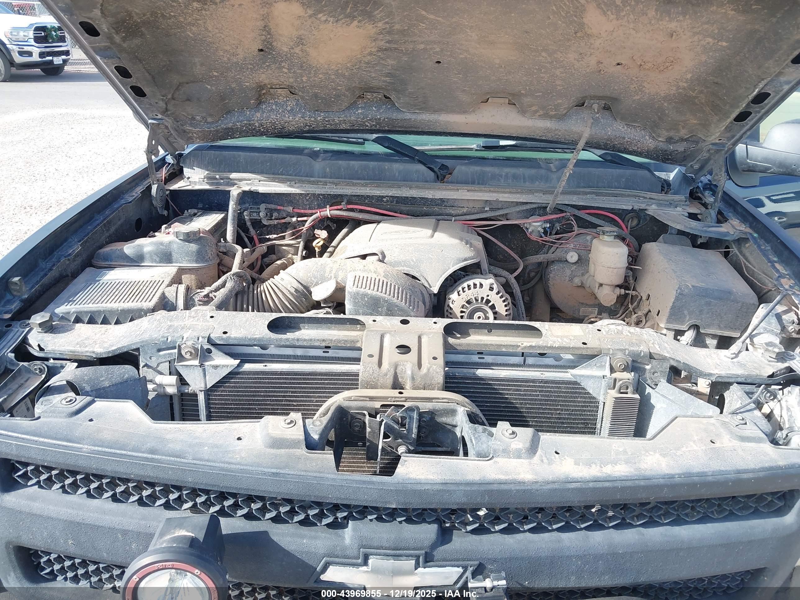 CHEVROLET SILVERADO image 10