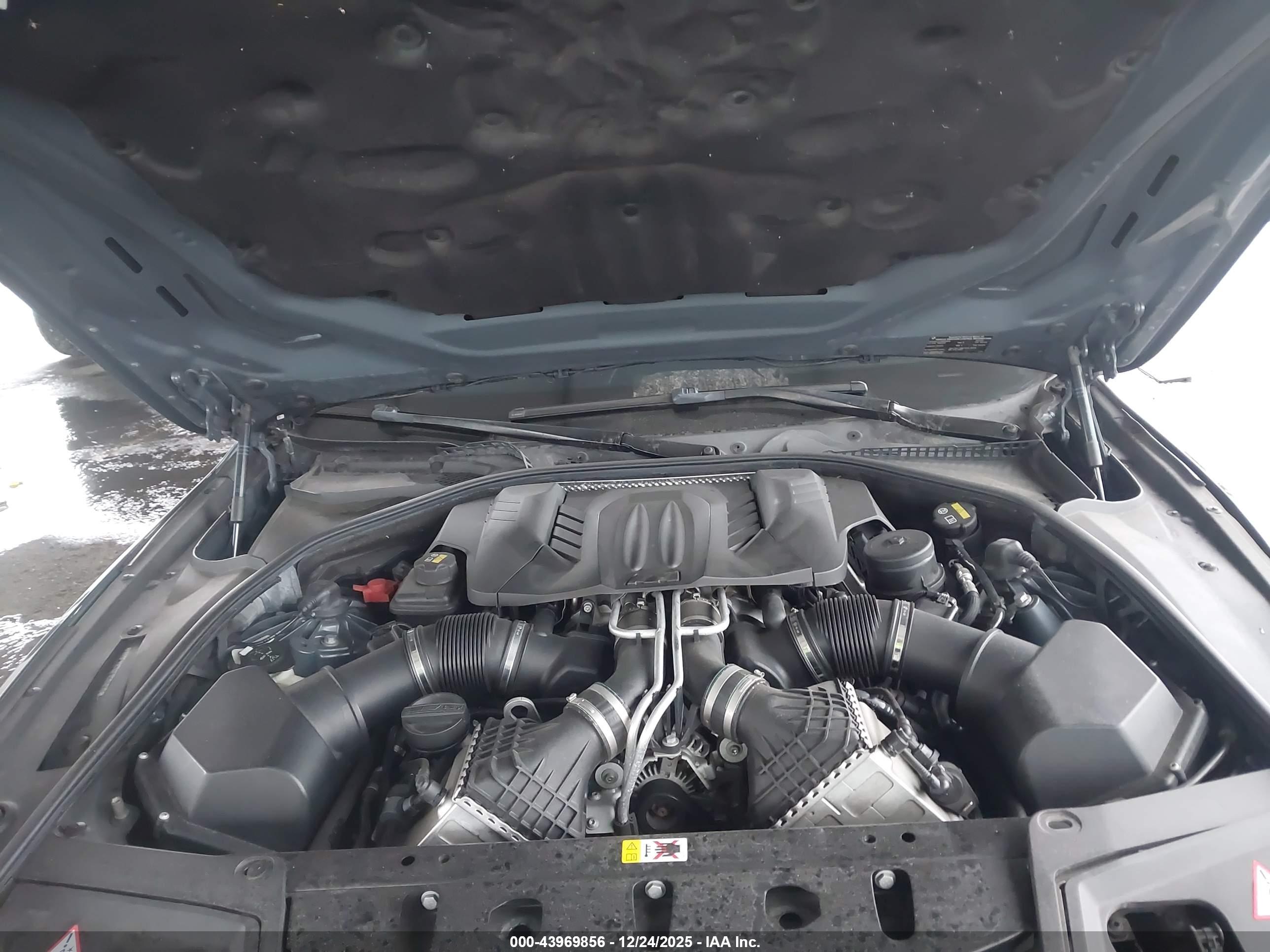 BMW M5 image 10