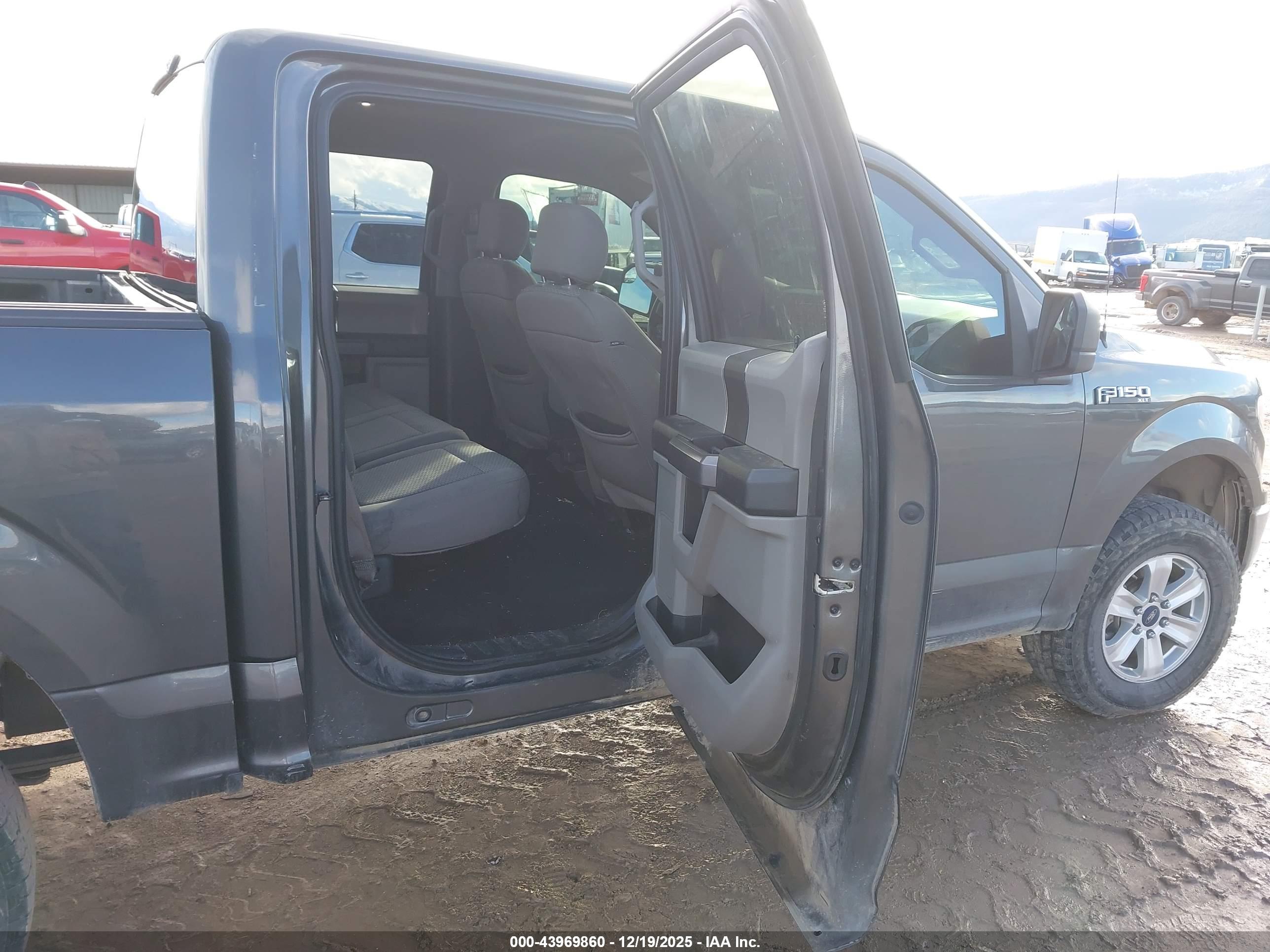FORD F-150 image 8