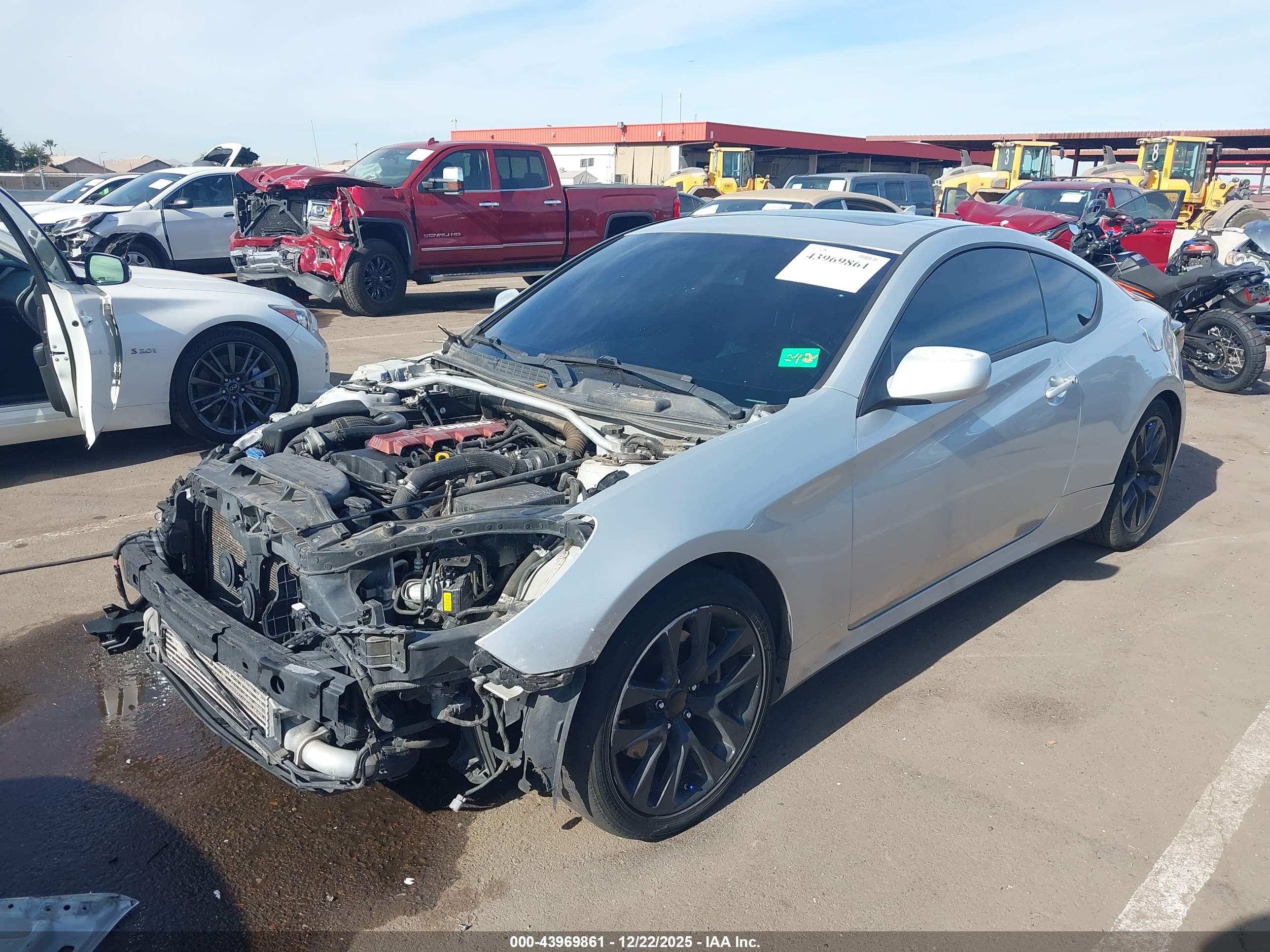 HYUNDAI GENESIS image 2