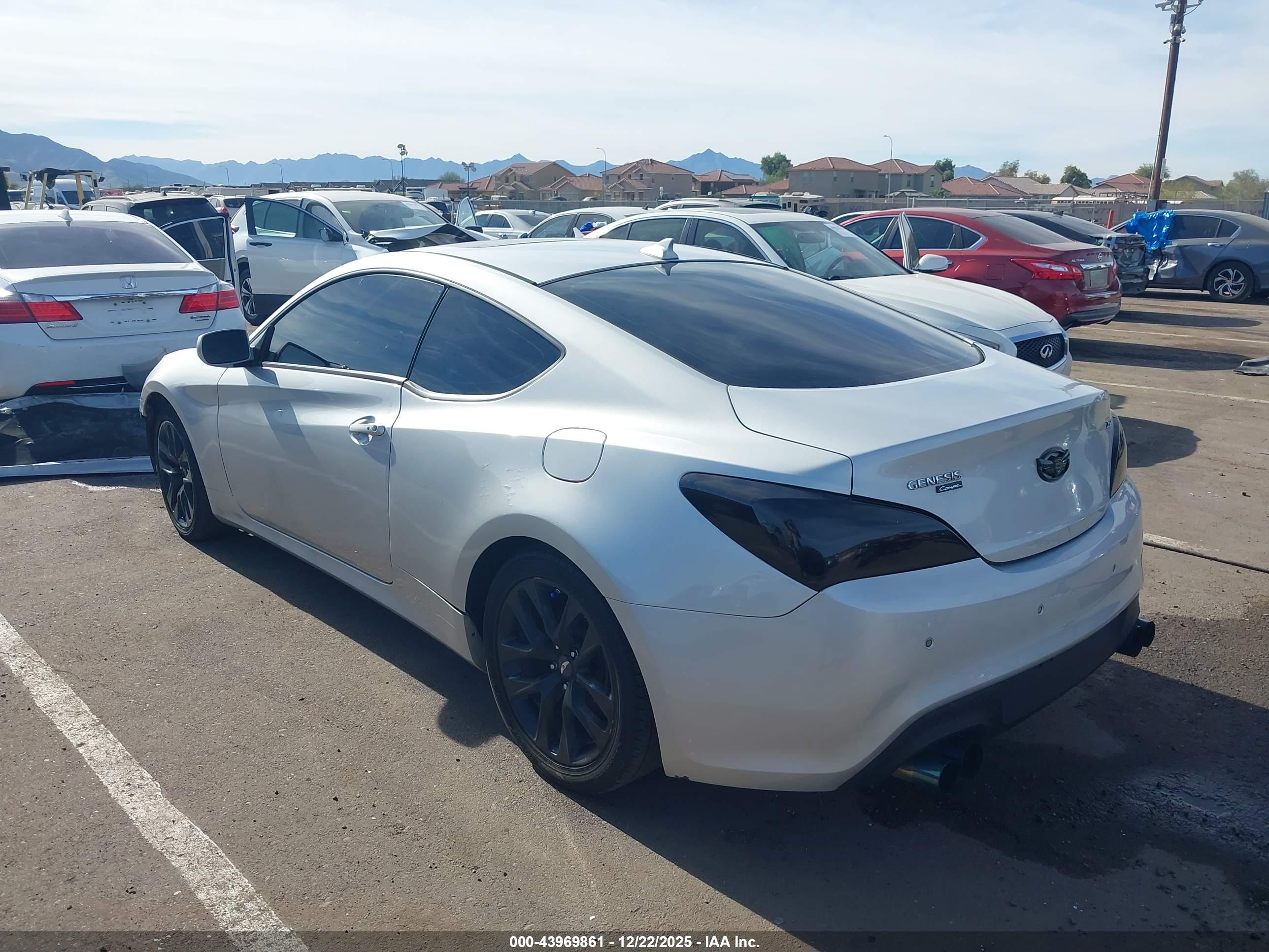 HYUNDAI GENESIS image 3