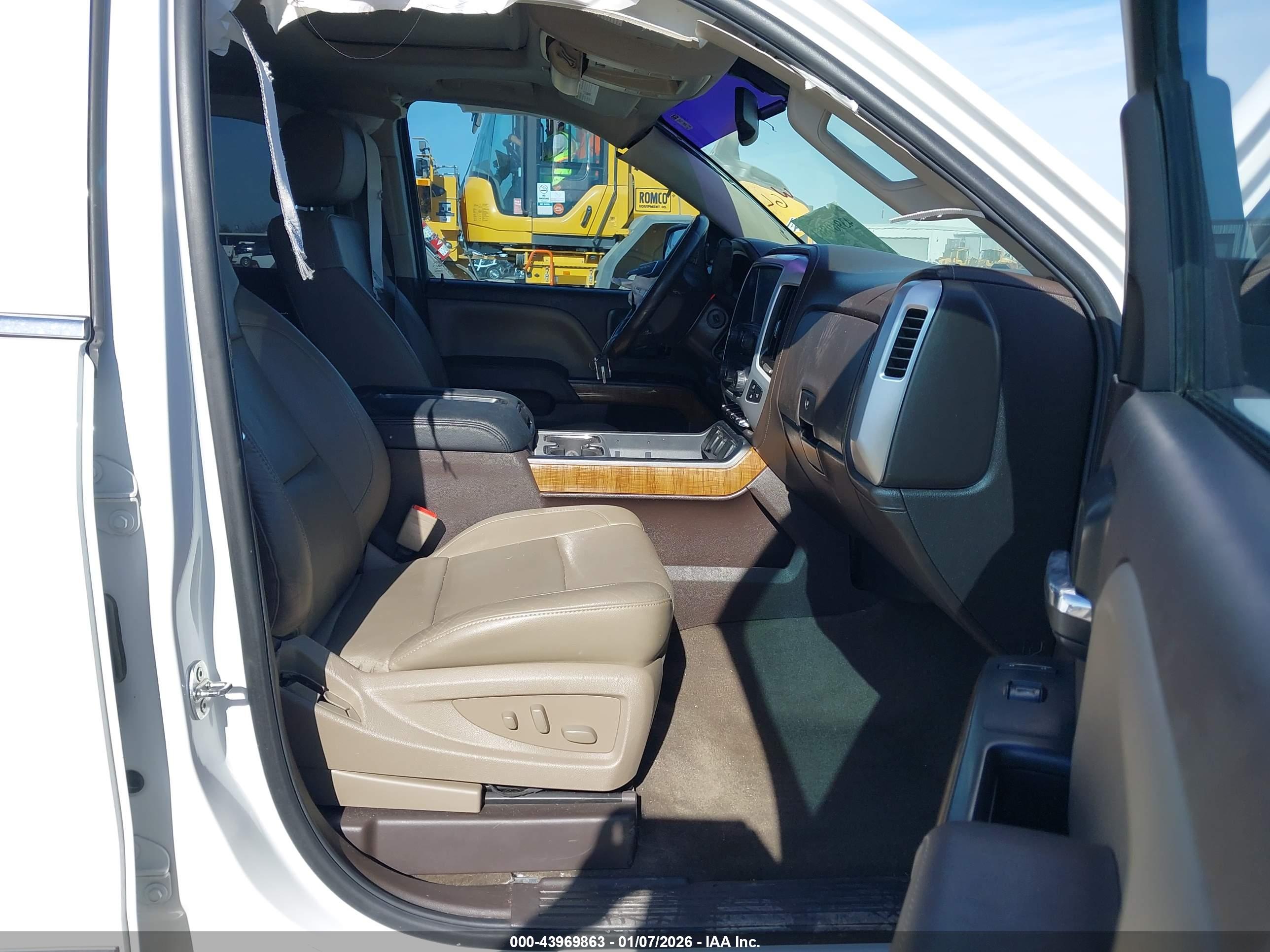 GMC SIERRA image 5