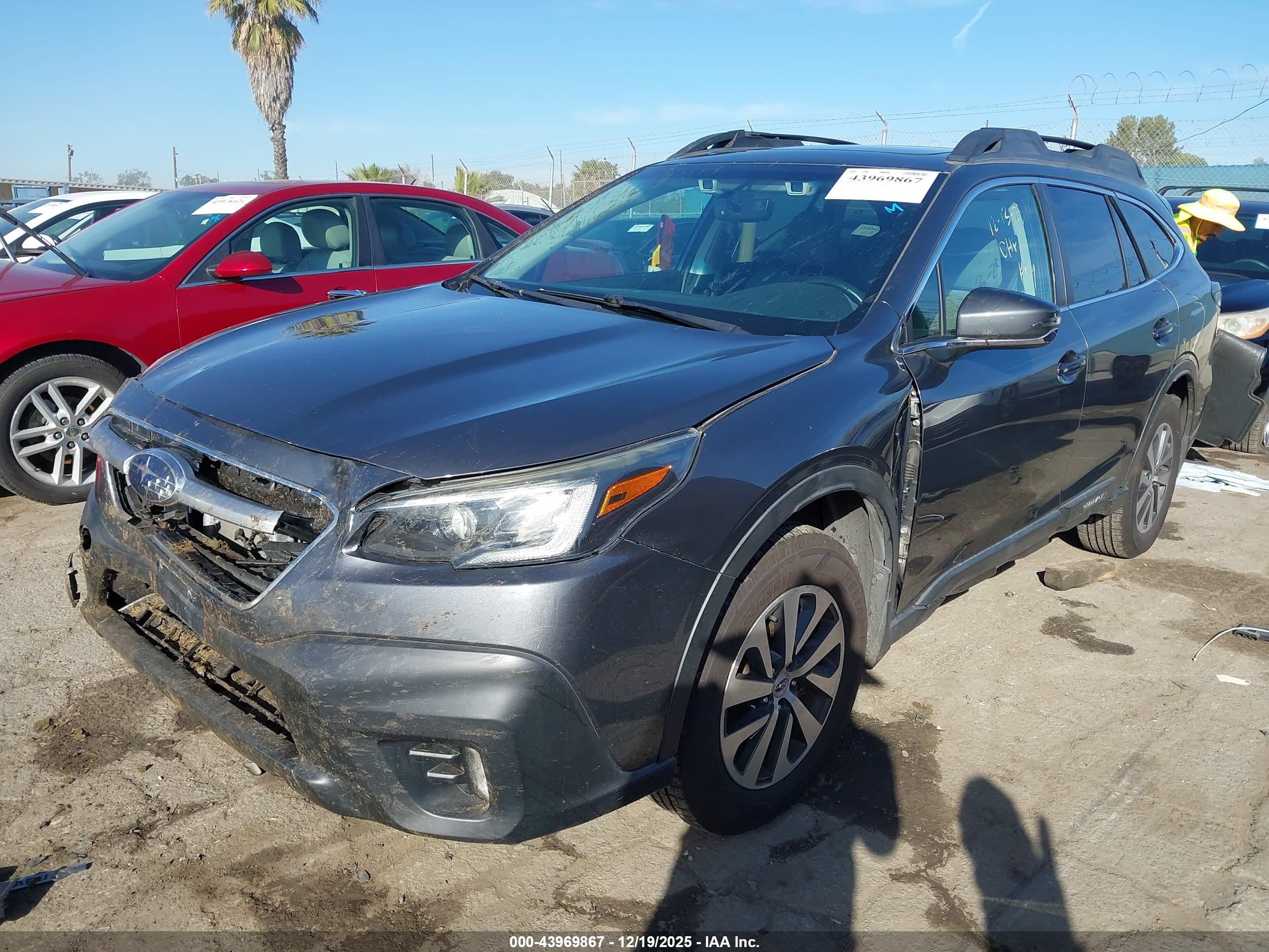 SUBARU OUTBACK image 2