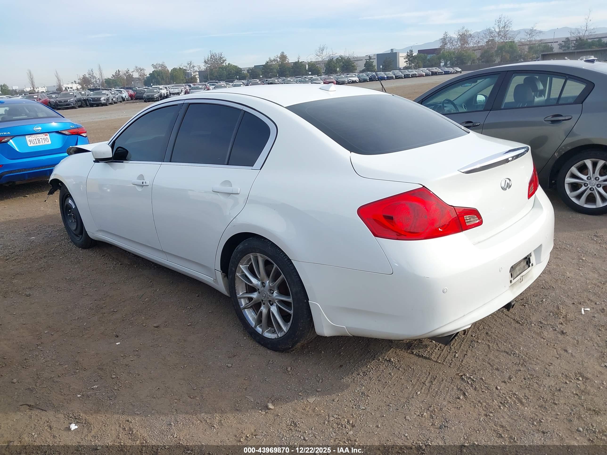 INFINITI G37X image 3