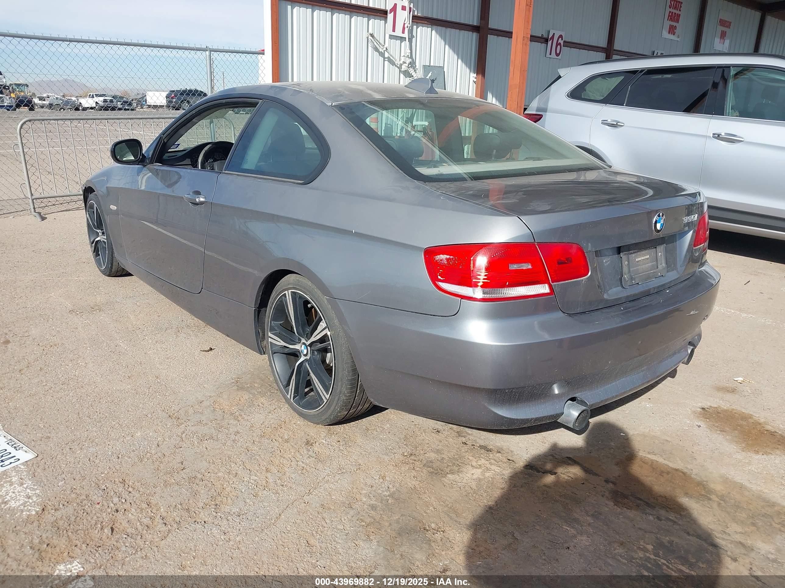 BMW 335I image 3