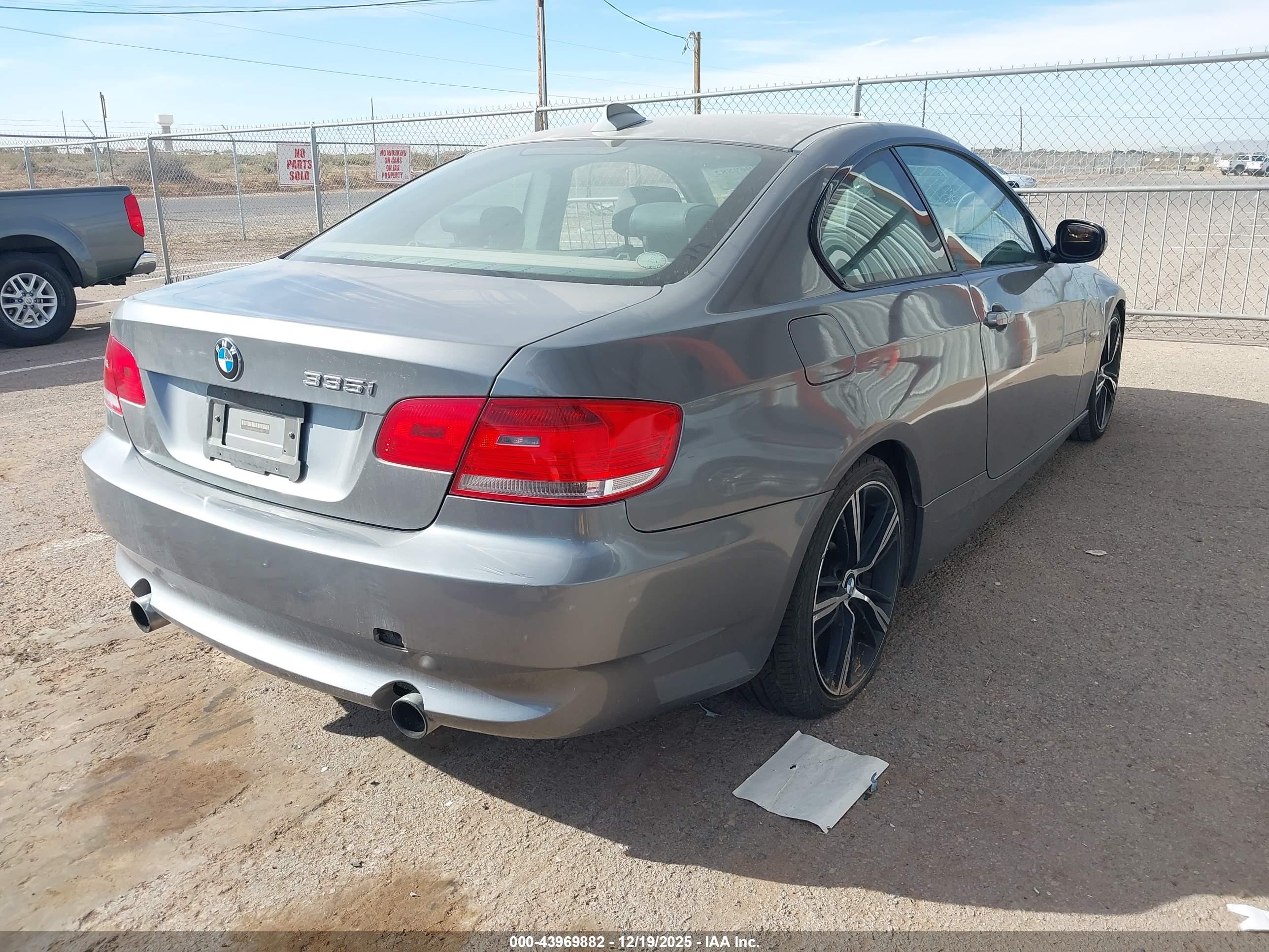 BMW 335I image 4