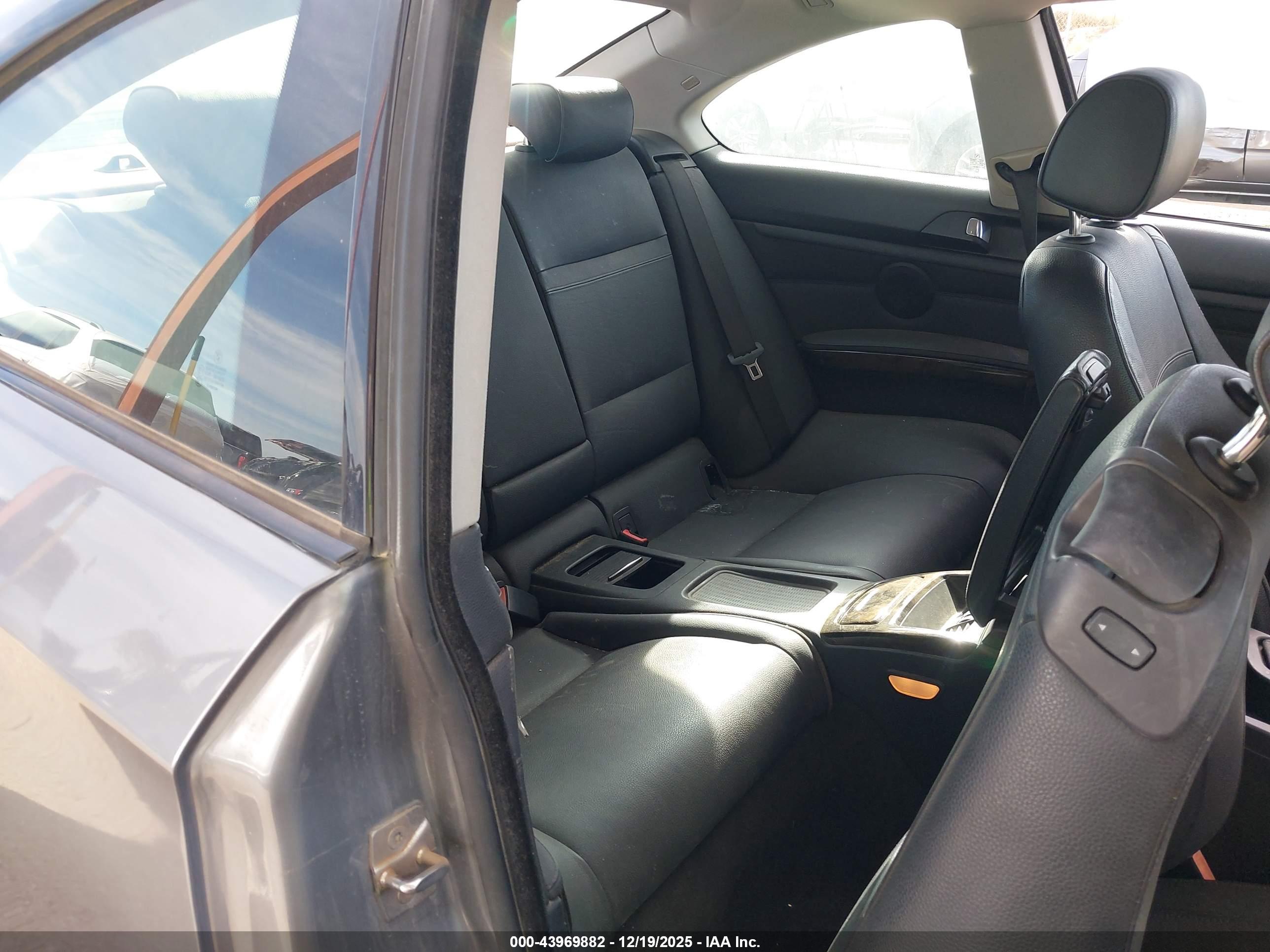 BMW 335I image 8