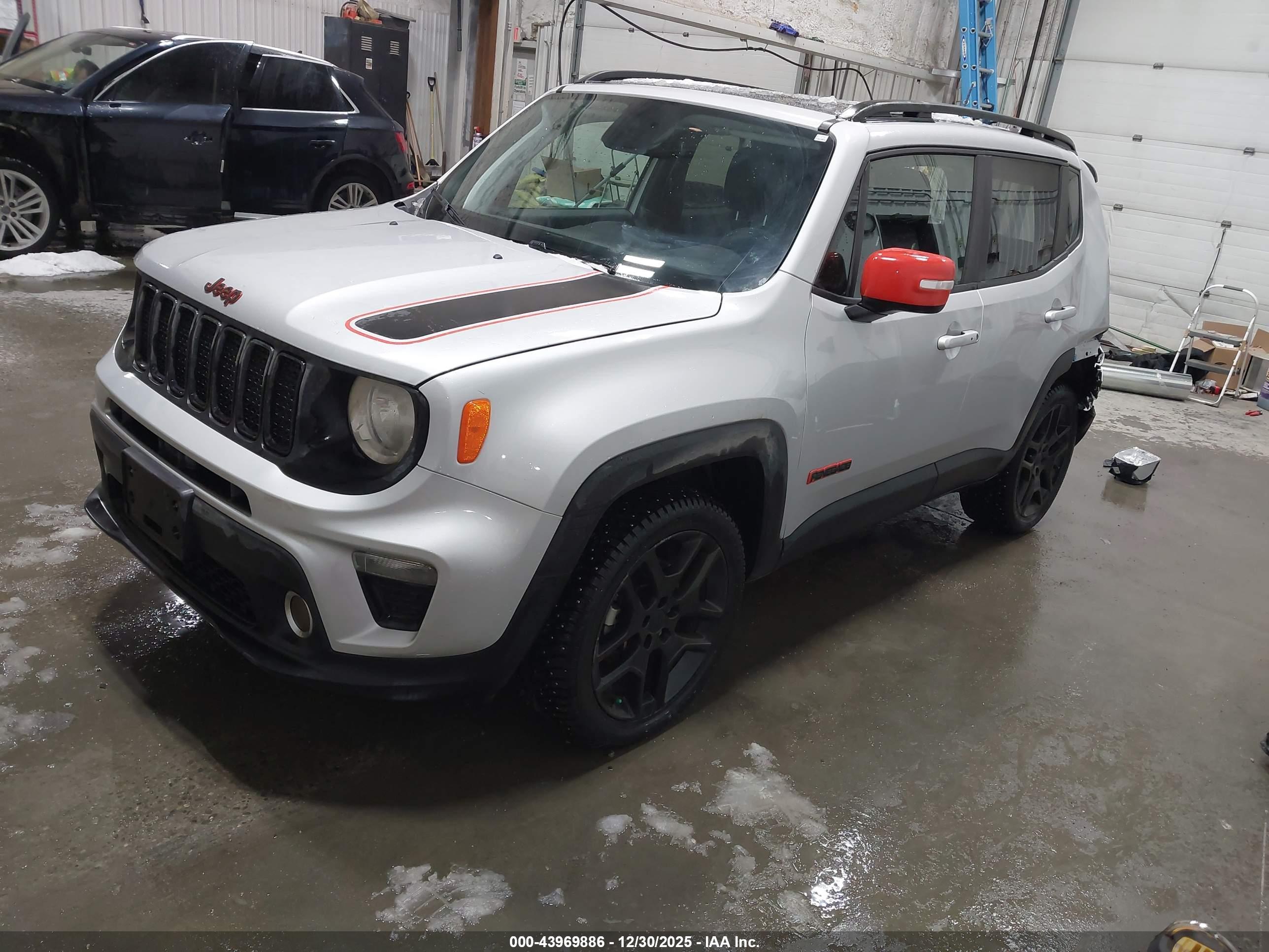 JEEP RENEGADE image 2