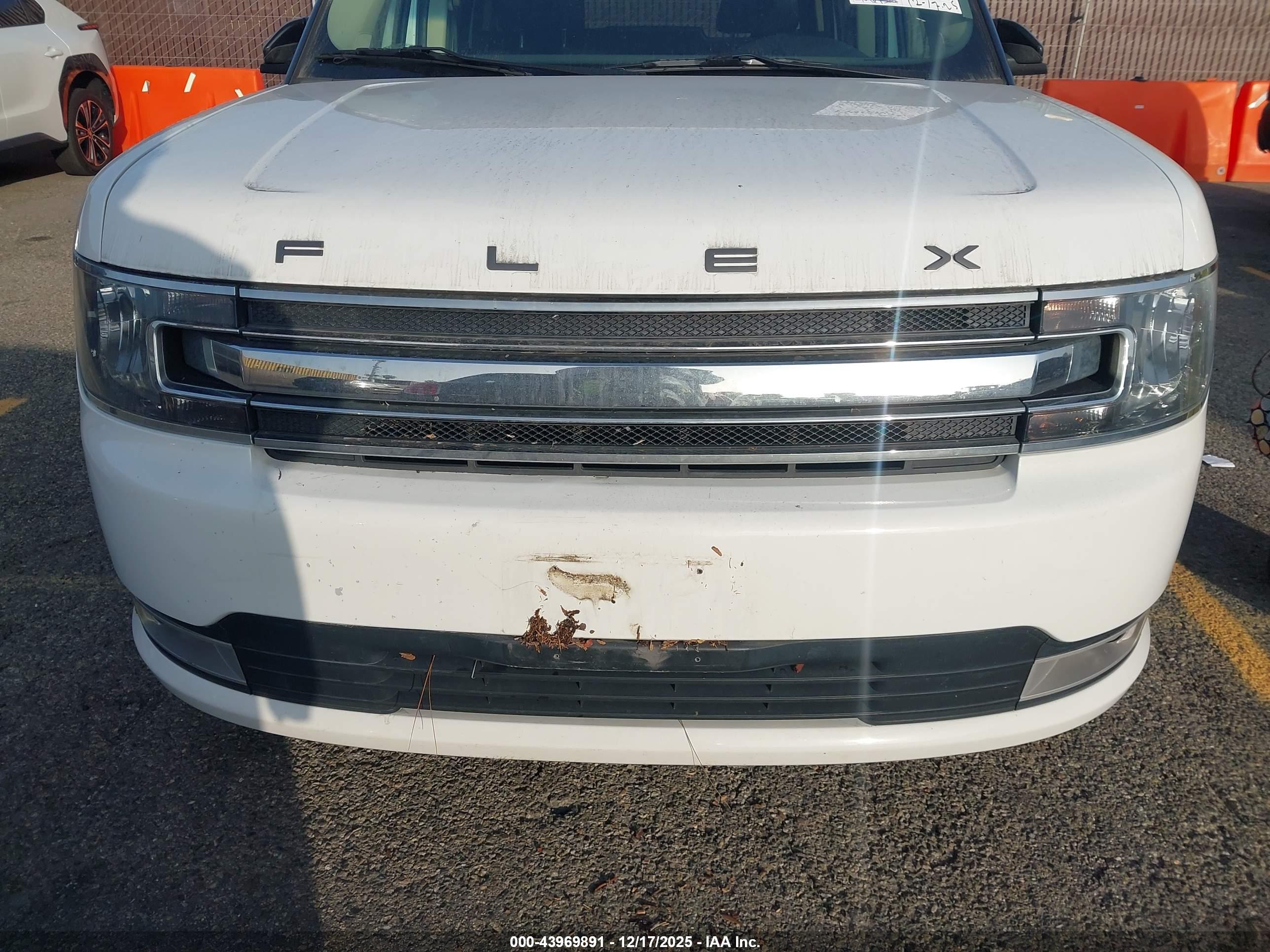 FORD FLEX image 6