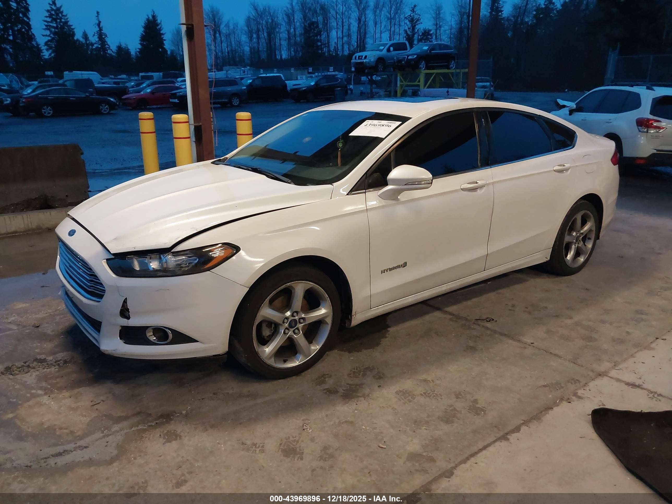 FORD FUSION image 2