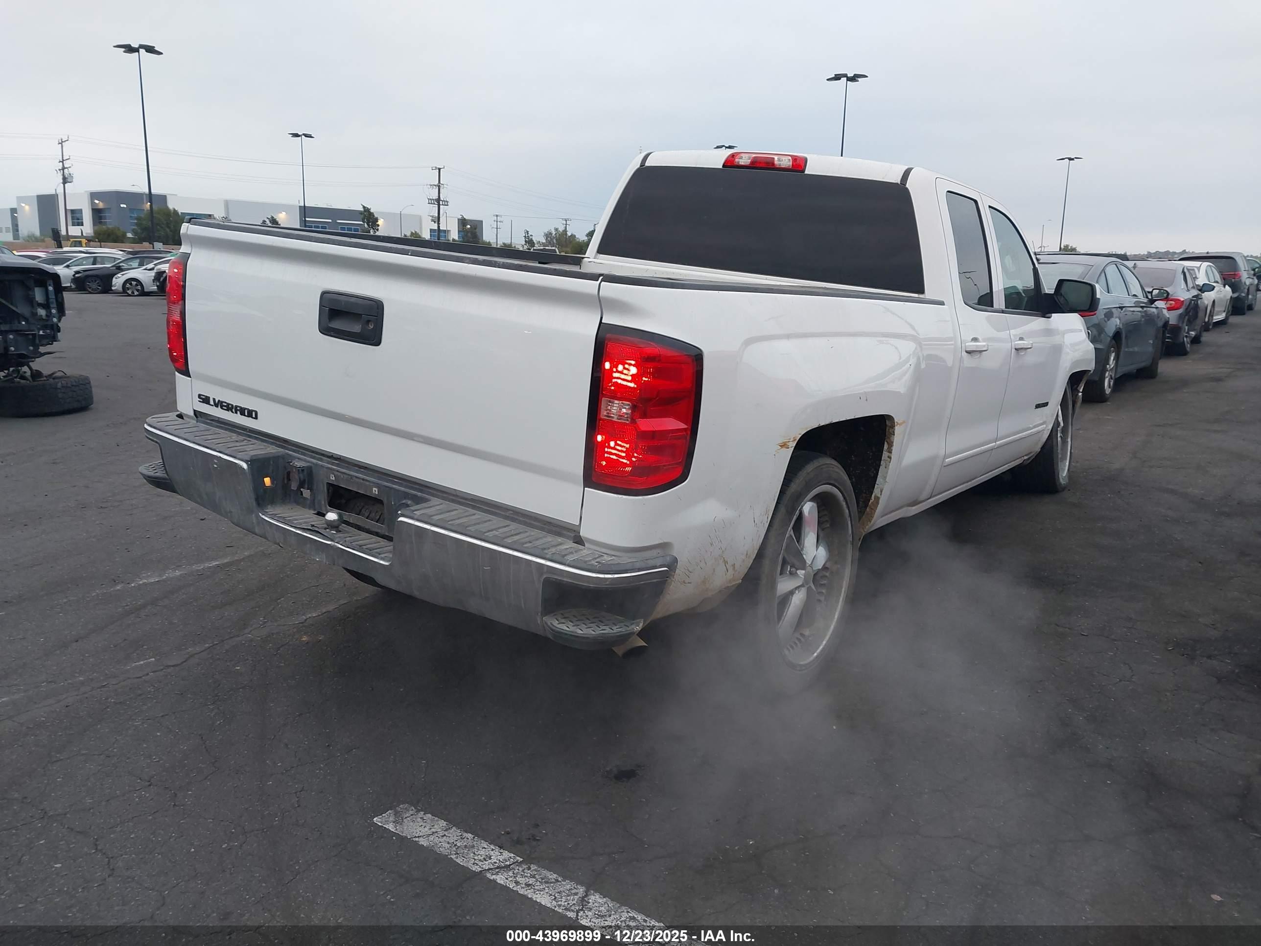 CHEVROLET SILVERADO image 4