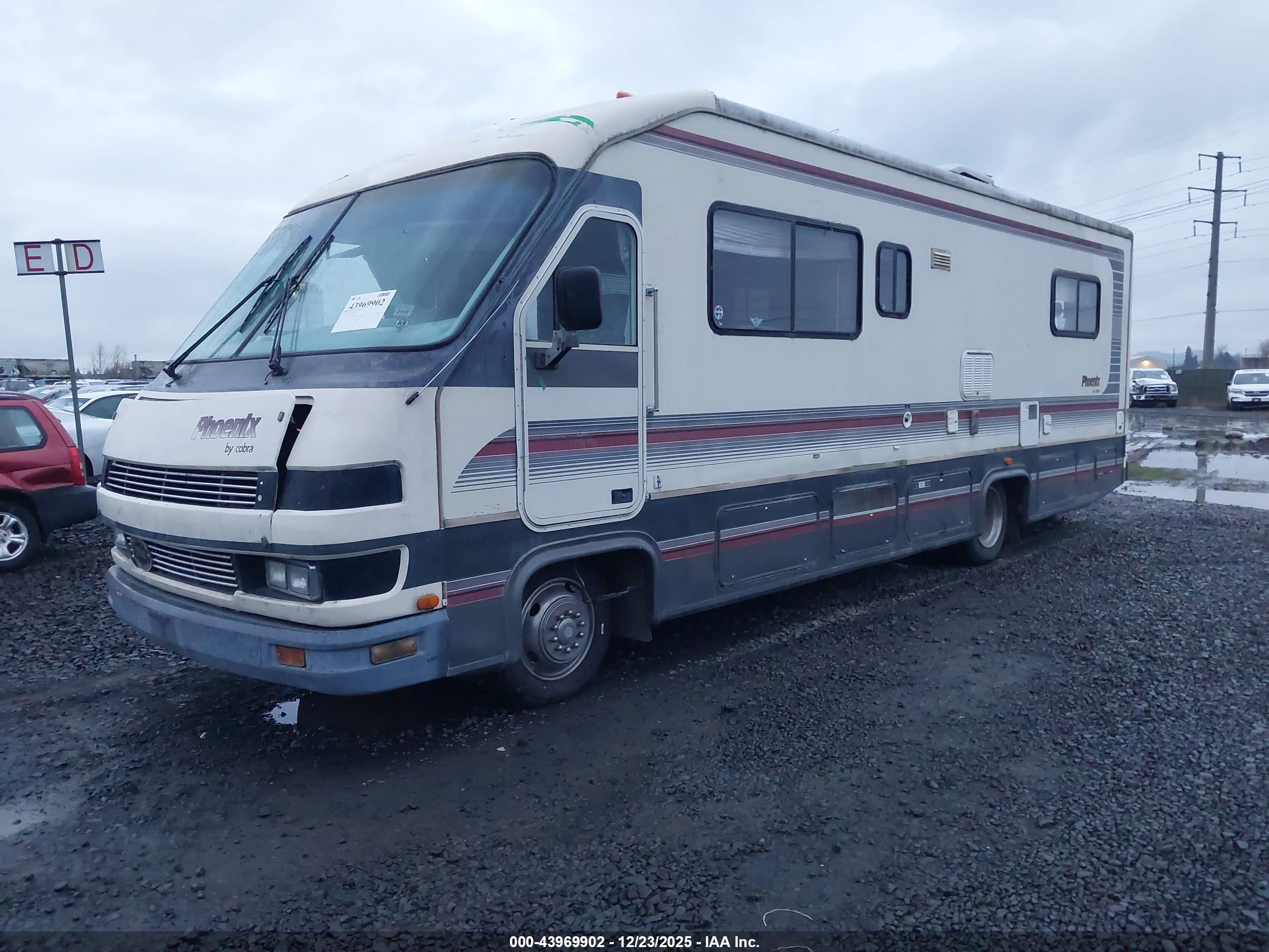 CHEVROLET P30 image 2
