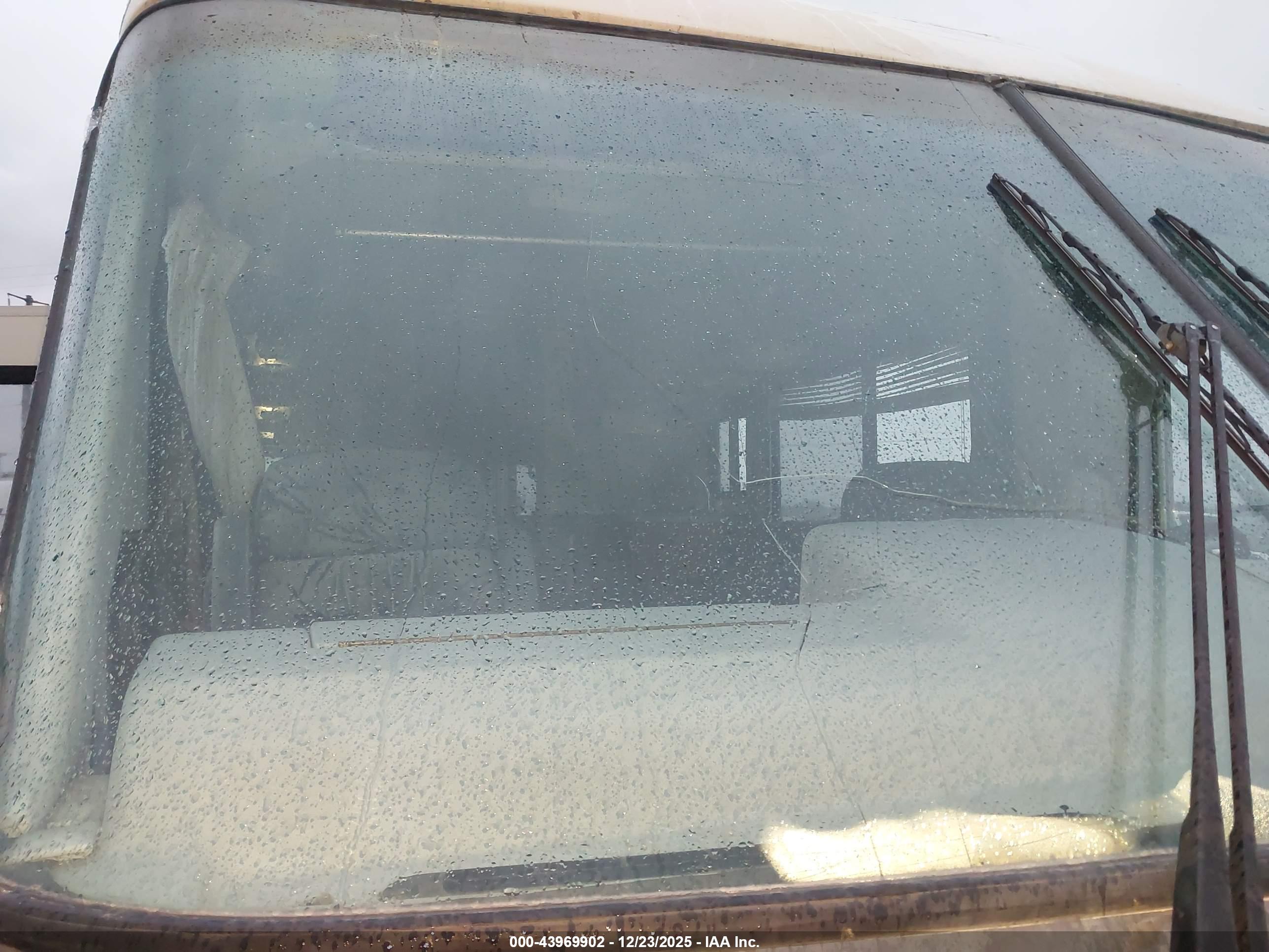 CHEVROLET P30 image 6