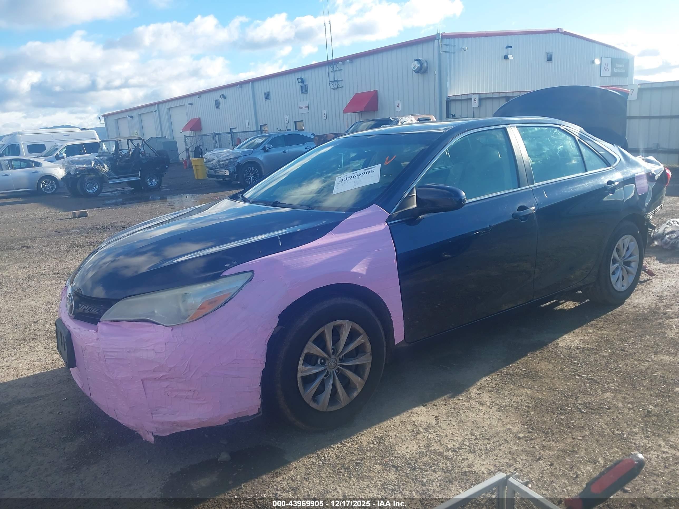 TOYOTA CAMRY image 2